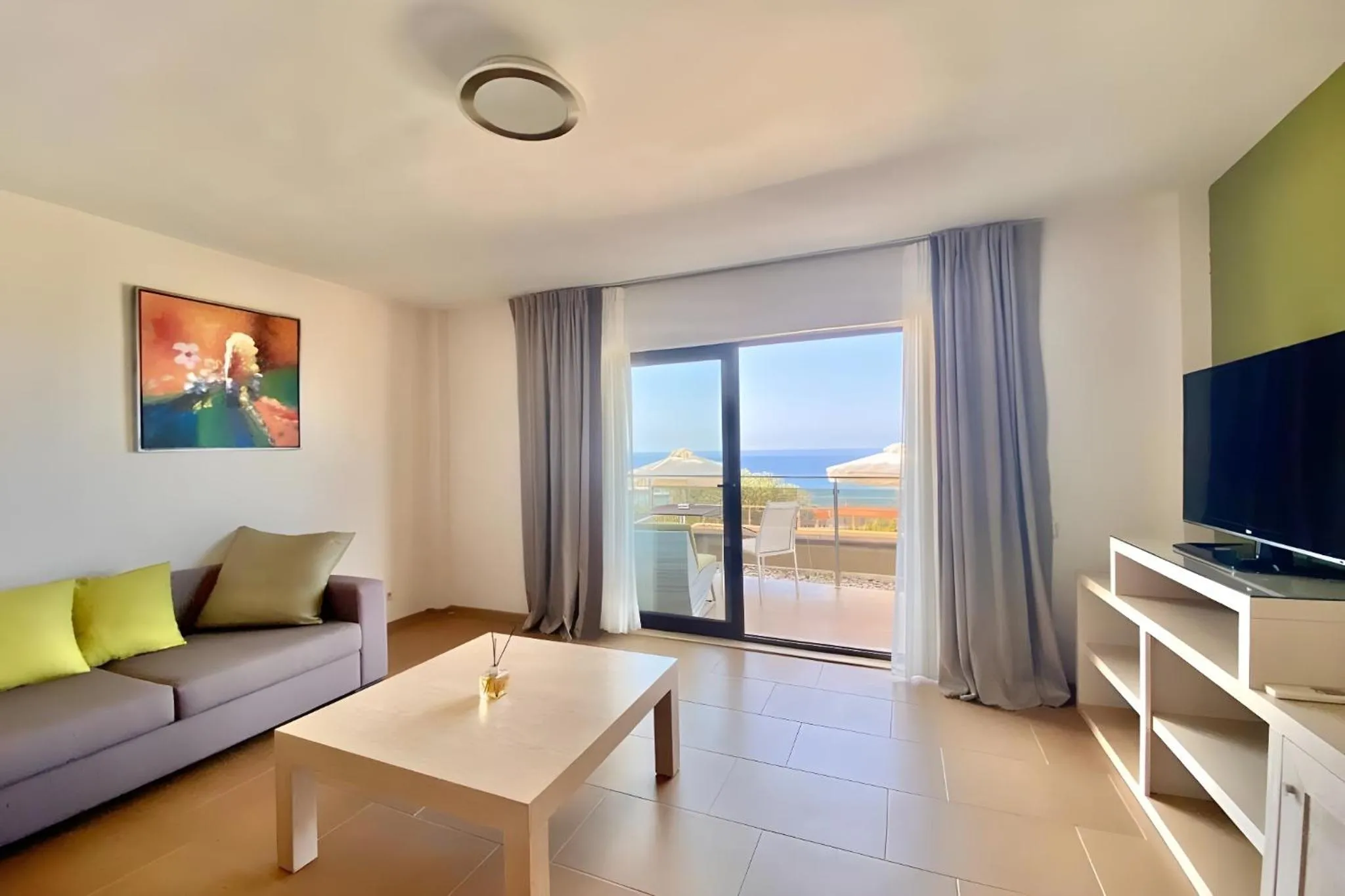 Rahoni Cronwell Hotel by Diomedes Group