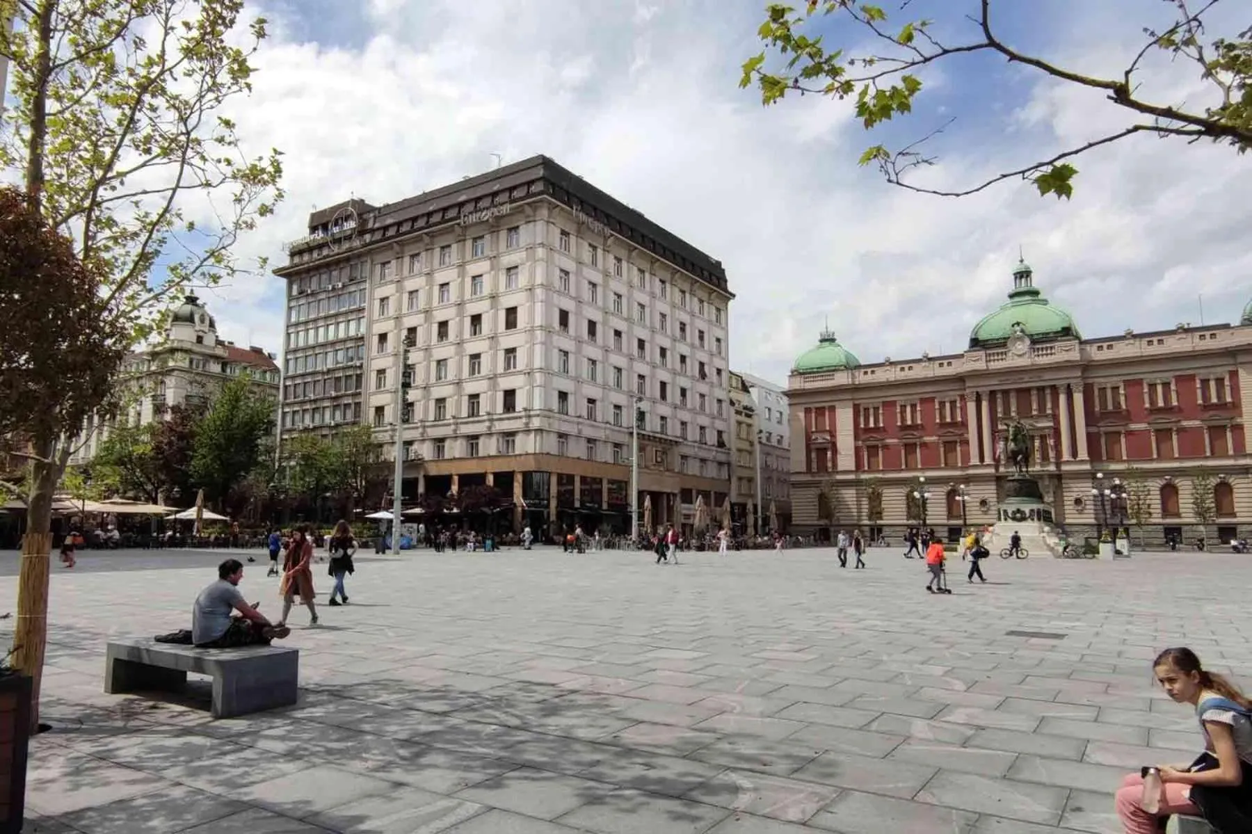 Neighbourhood in Envoy Hotel