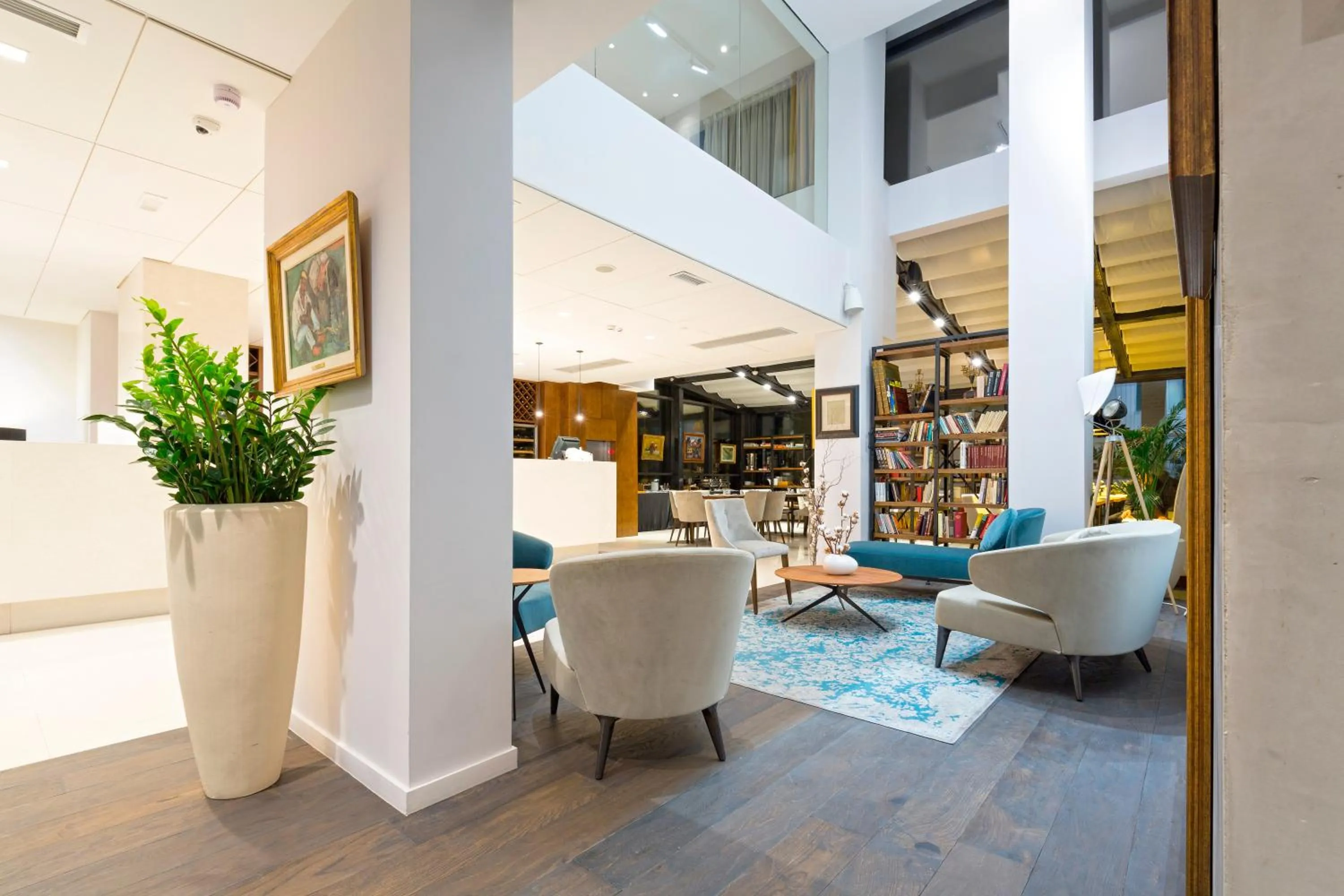 Lobby or reception in Envoy Hotel