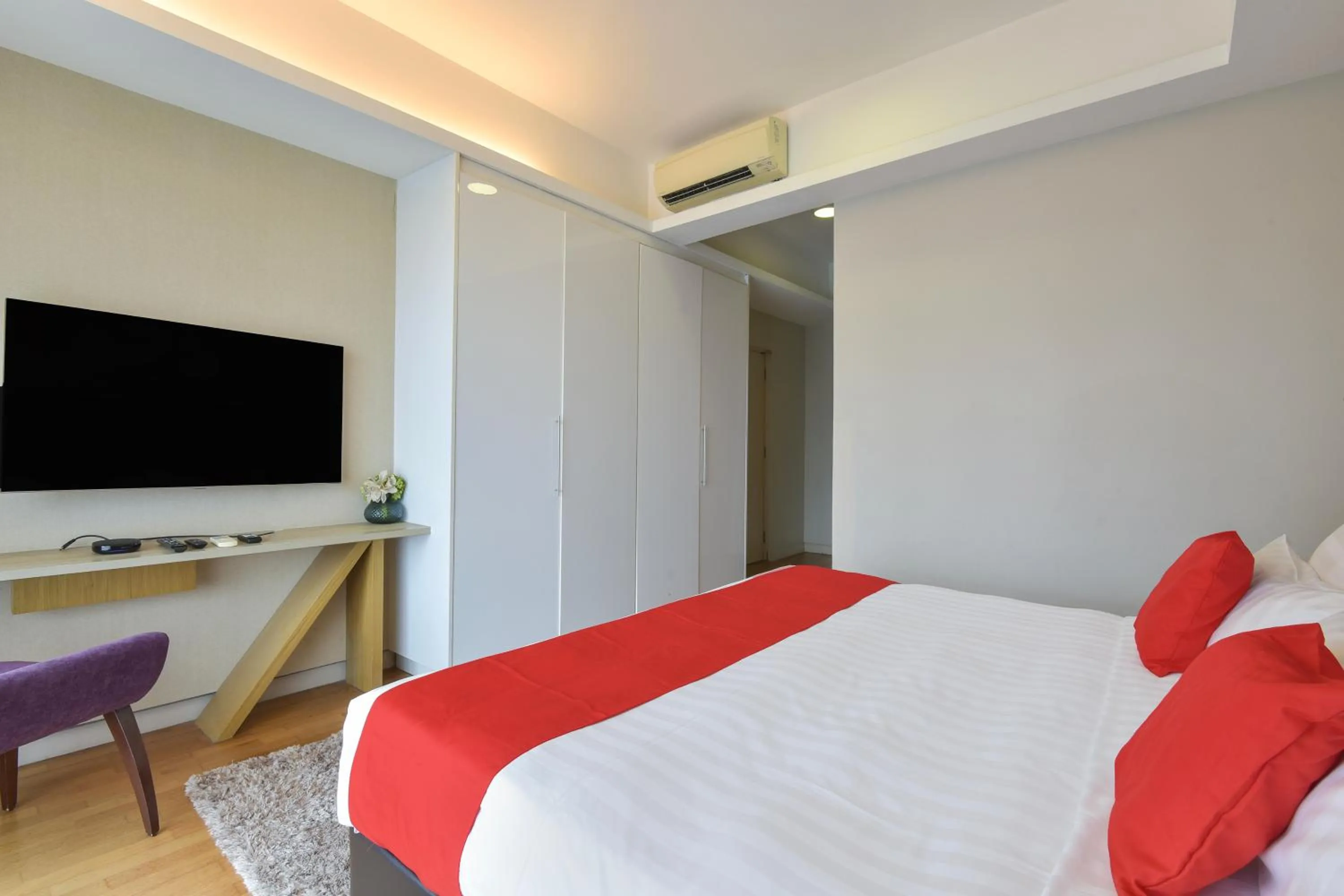 Bedroom, Bed in Sunday Hotel Near Petronas Twin Tower Formerly Suasana Suites