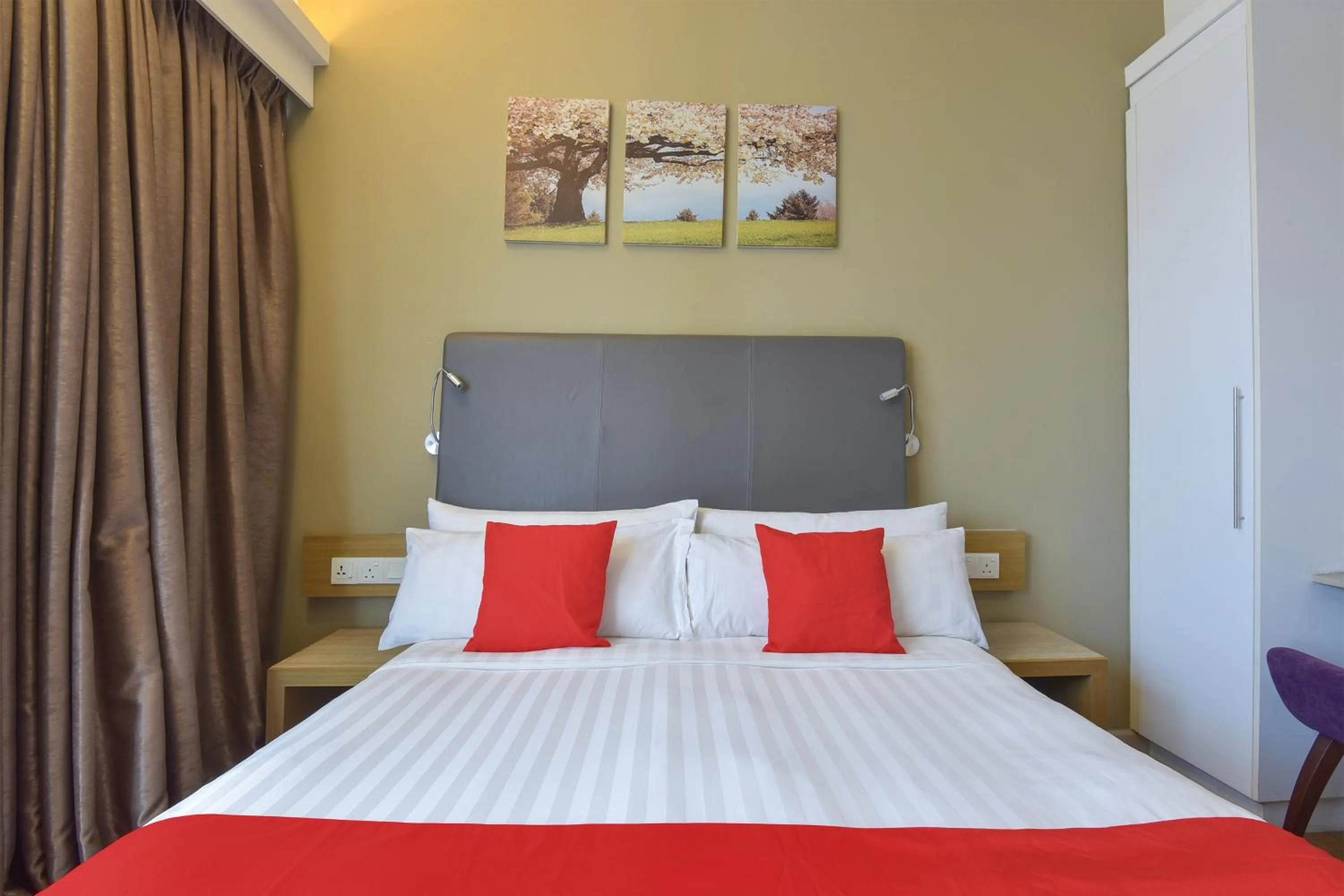 Bedroom, Bed in Sunday Hotel Near Petronas Twin Tower Formerly Suasana Suites