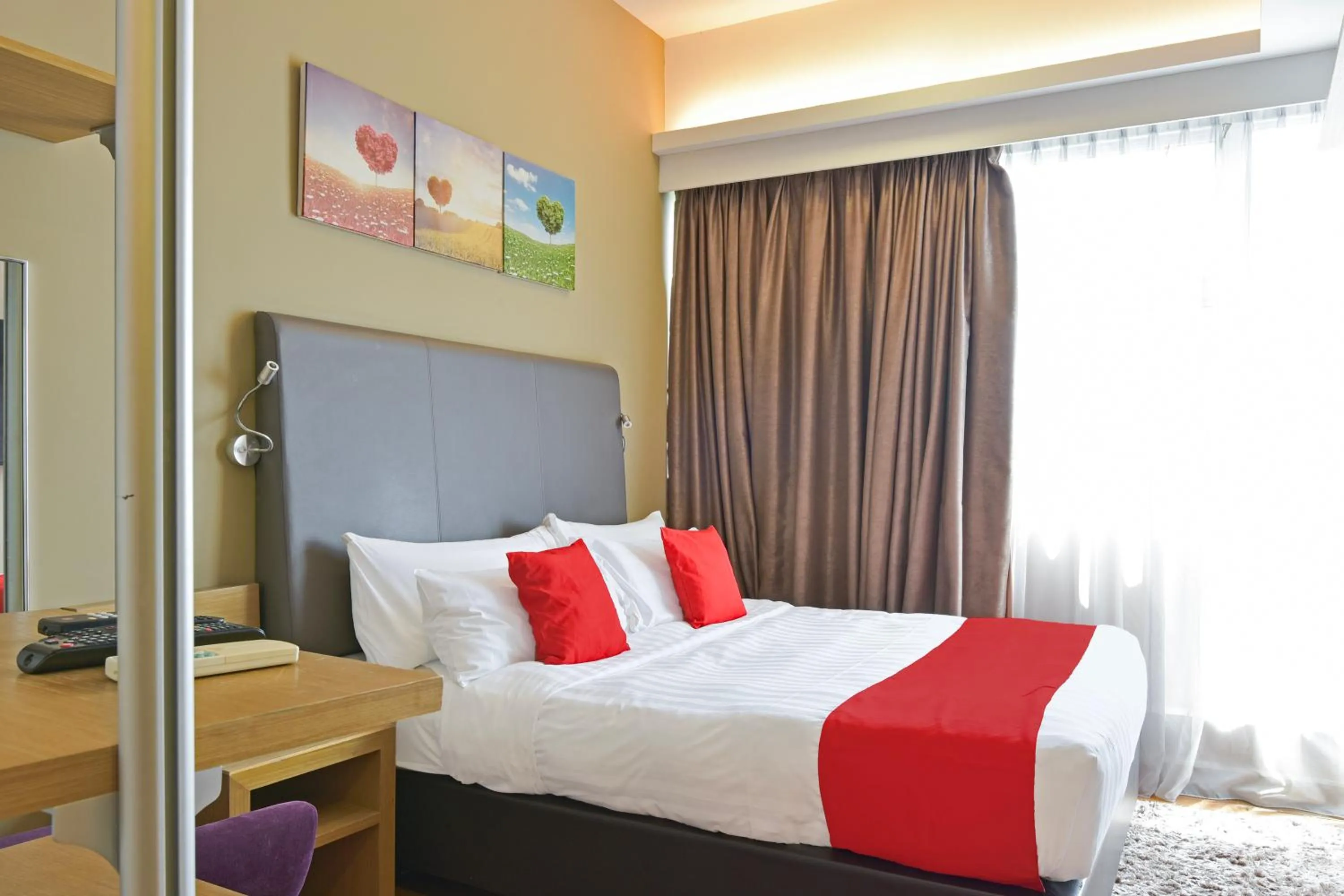 Bedroom, Bed in Sunday Hotel Near Petronas Twin Tower Formerly Suasana Suites