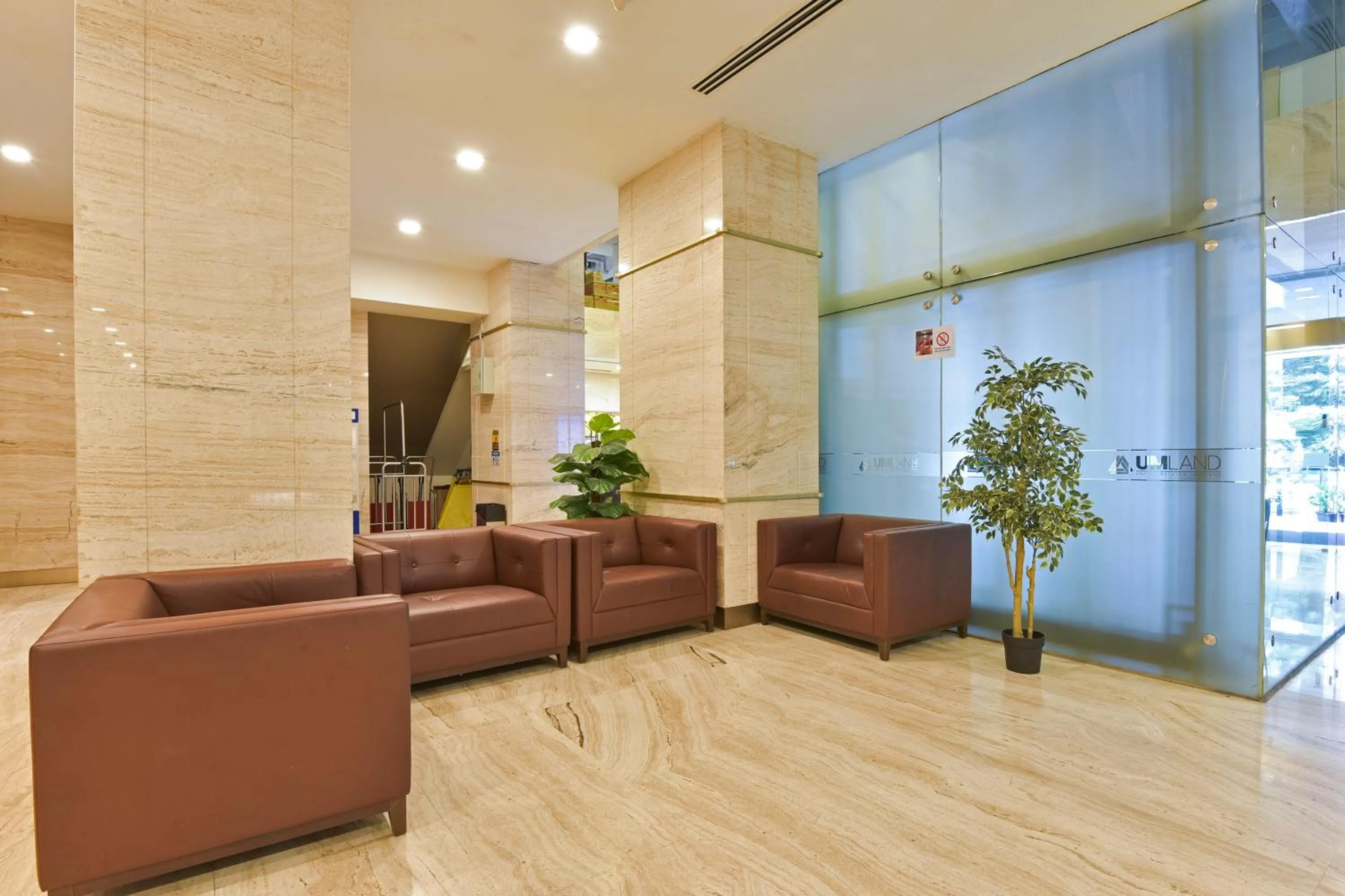 Seating area in Sunday Hotel Near Petronas Twin Tower Formerly Suasana Suites