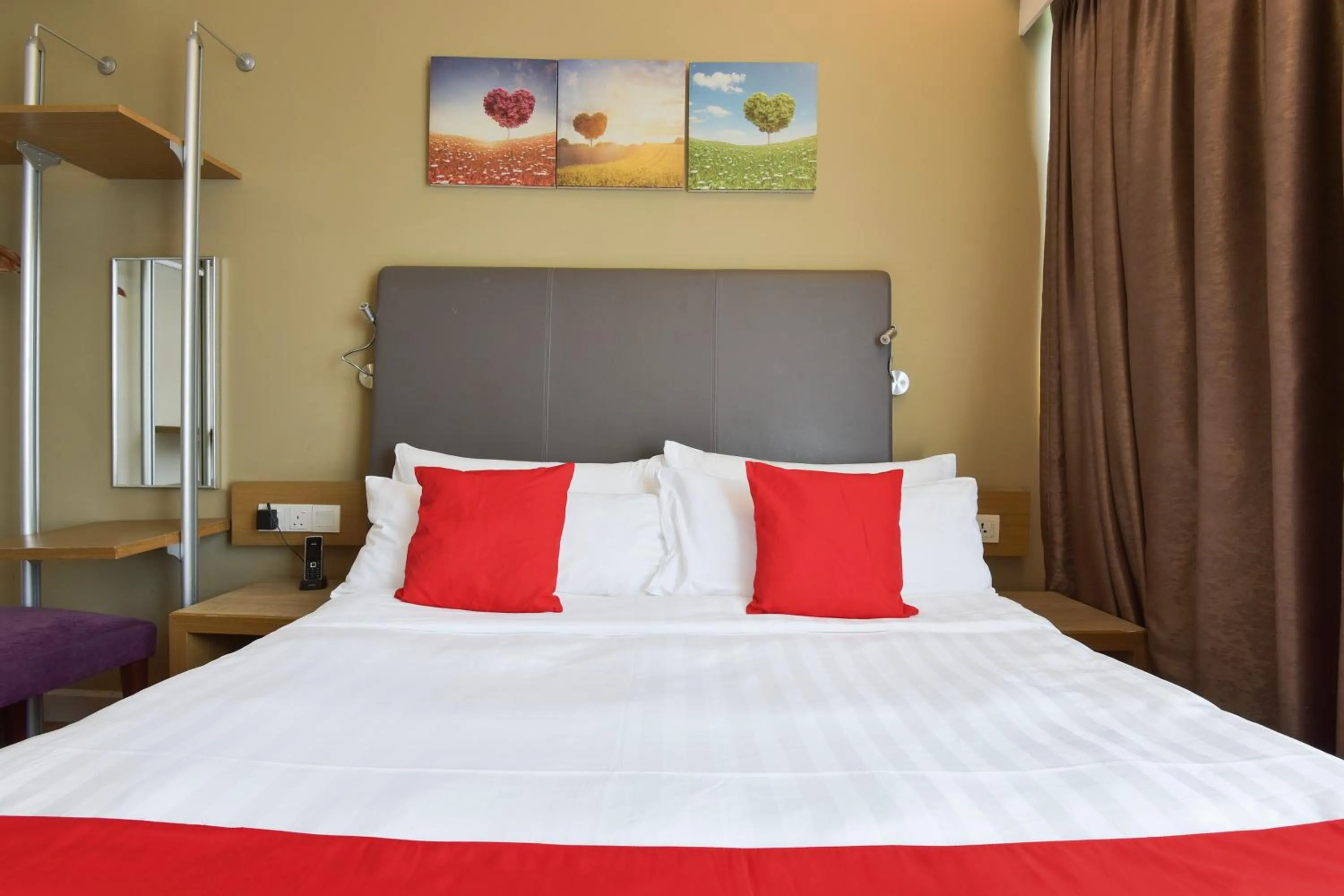 Bedroom, Bed in Sunday Hotel Near Petronas Twin Tower Formerly Suasana Suites