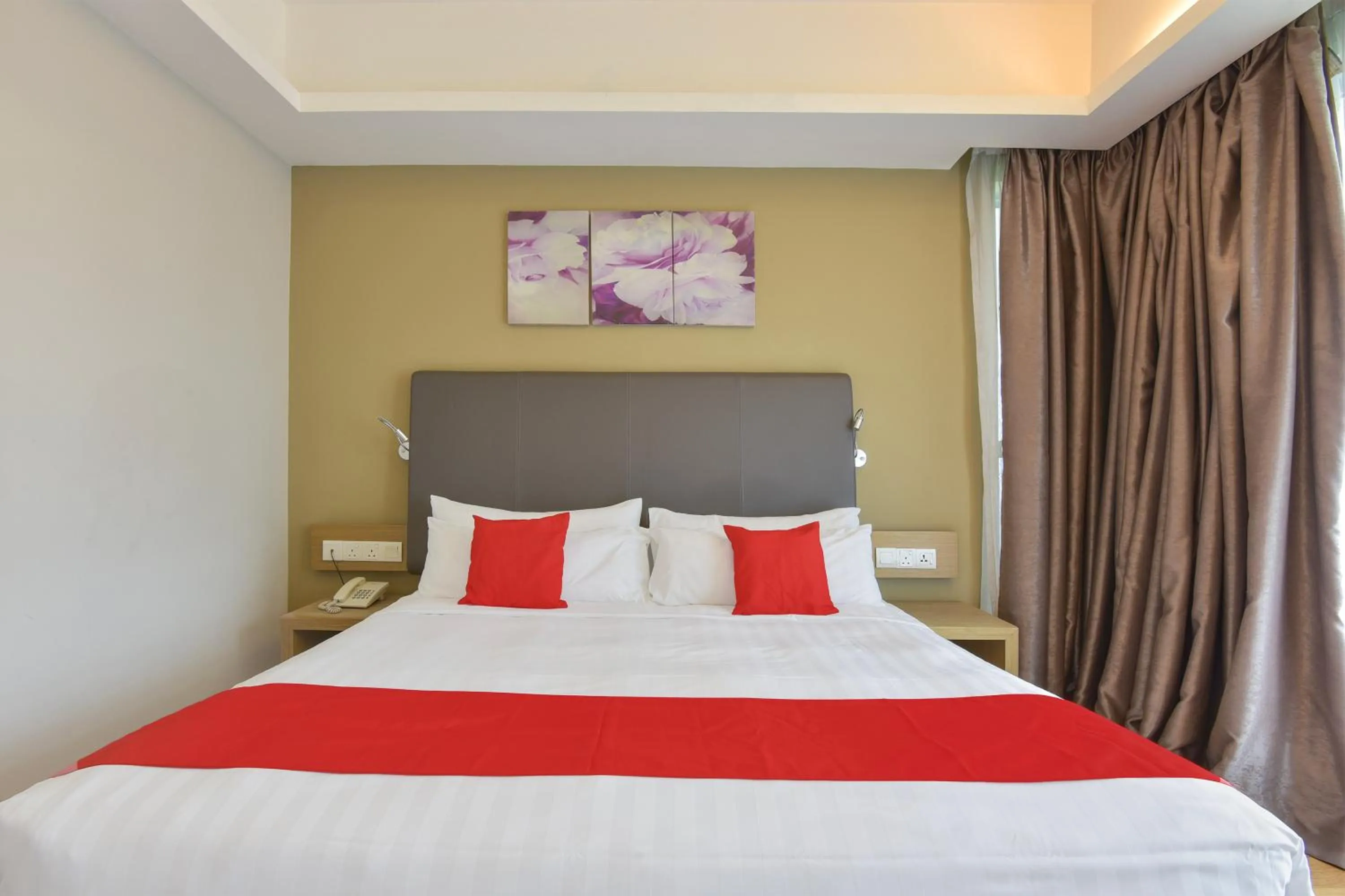 Bedroom, Bed in Sunday Hotel Near Petronas Twin Tower Formerly Suasana Suites