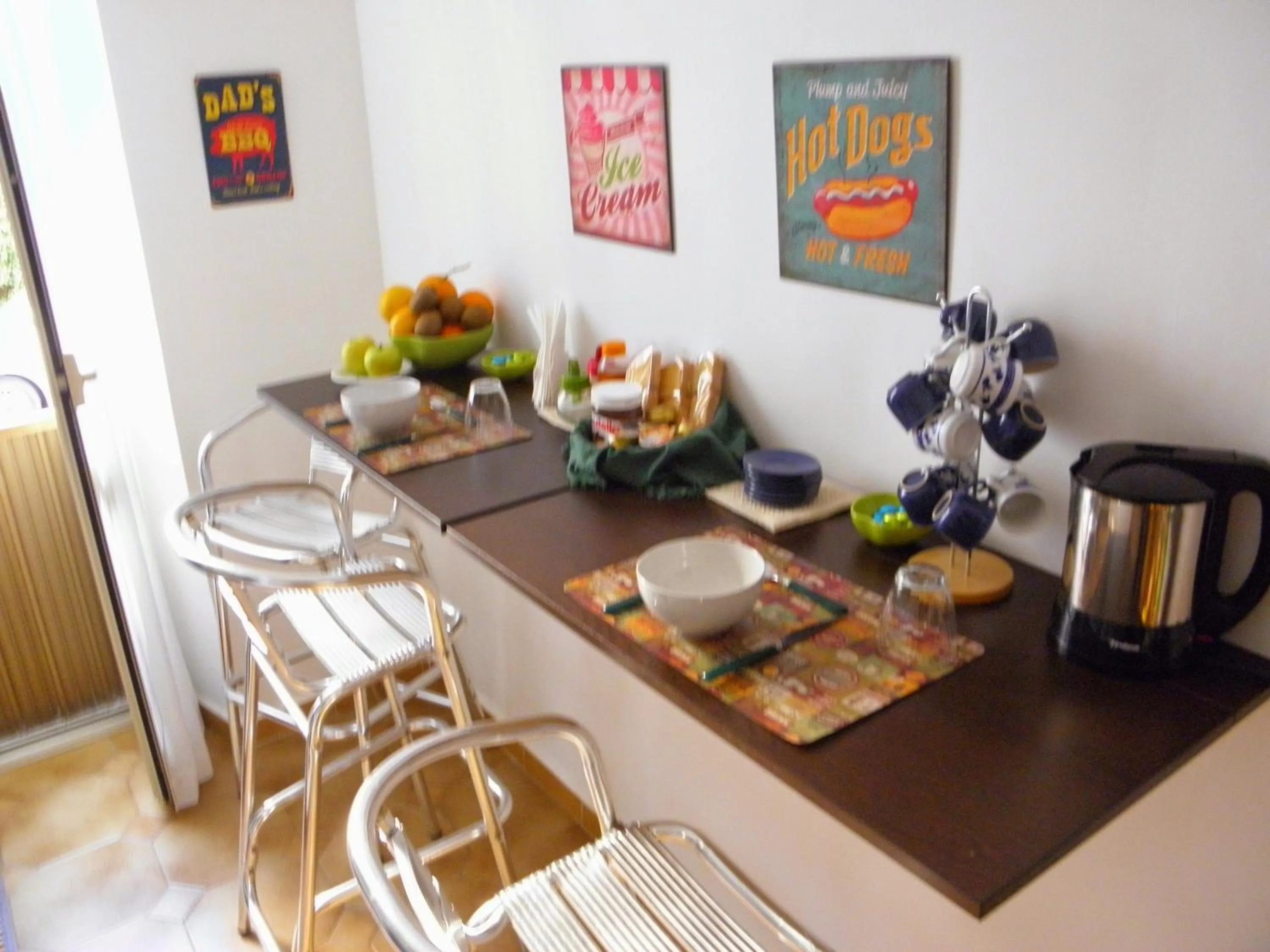 Communal kitchen, Restaurant/Places to Eat in Alfieri B&B