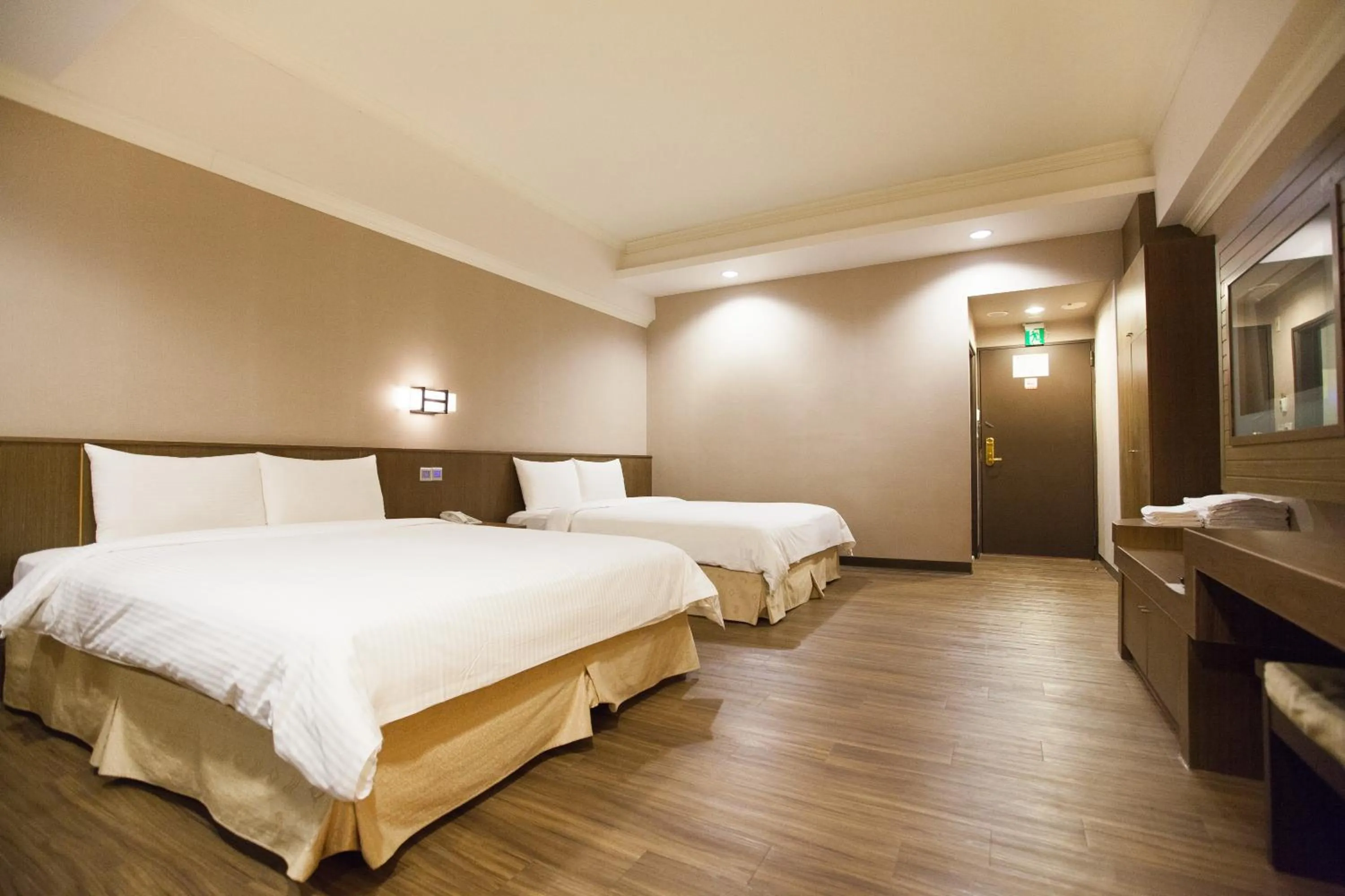 Photo of the whole room, Bed in F Hotel - Chiayi