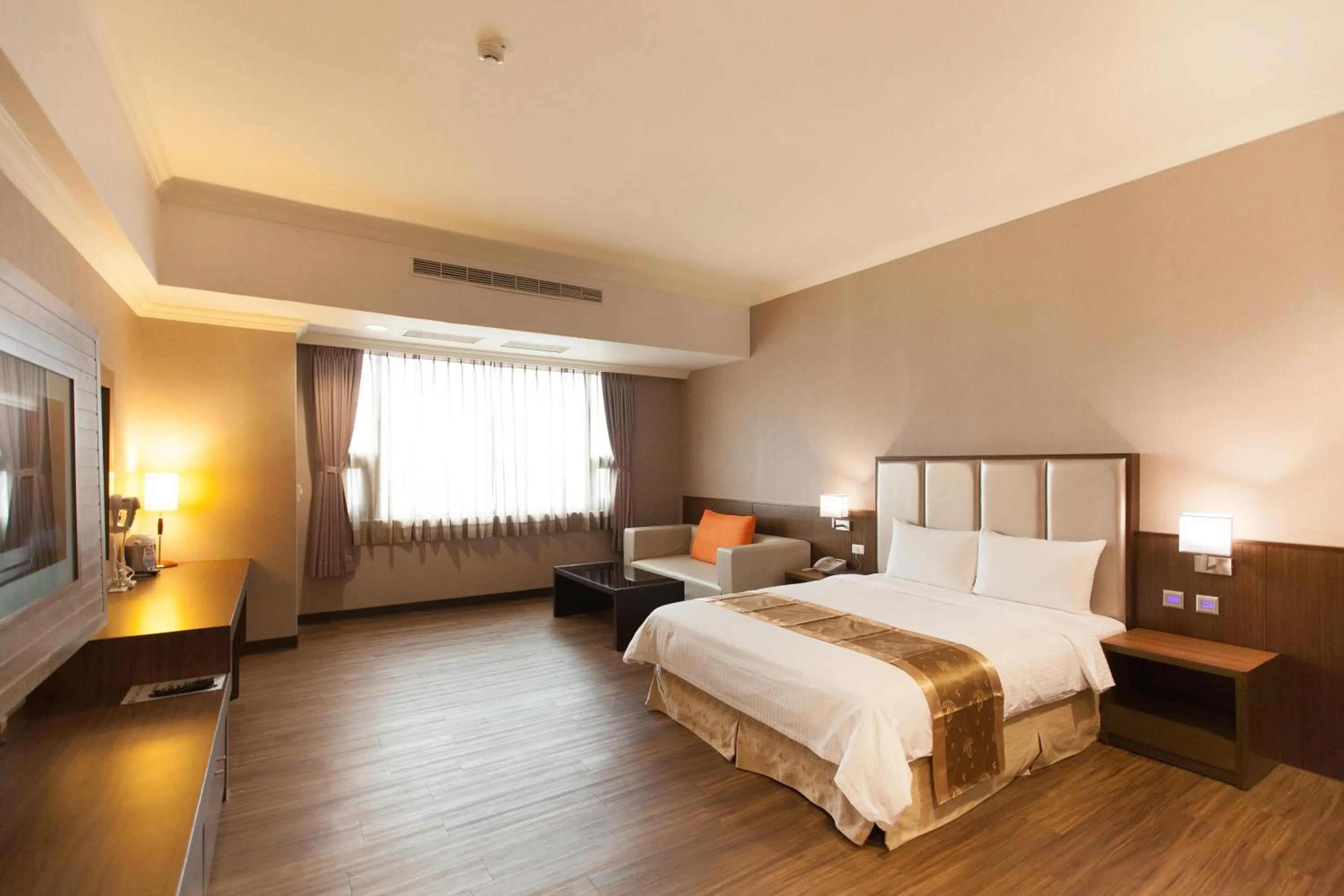 Photo of the whole room, Bed in F Hotel - Chiayi