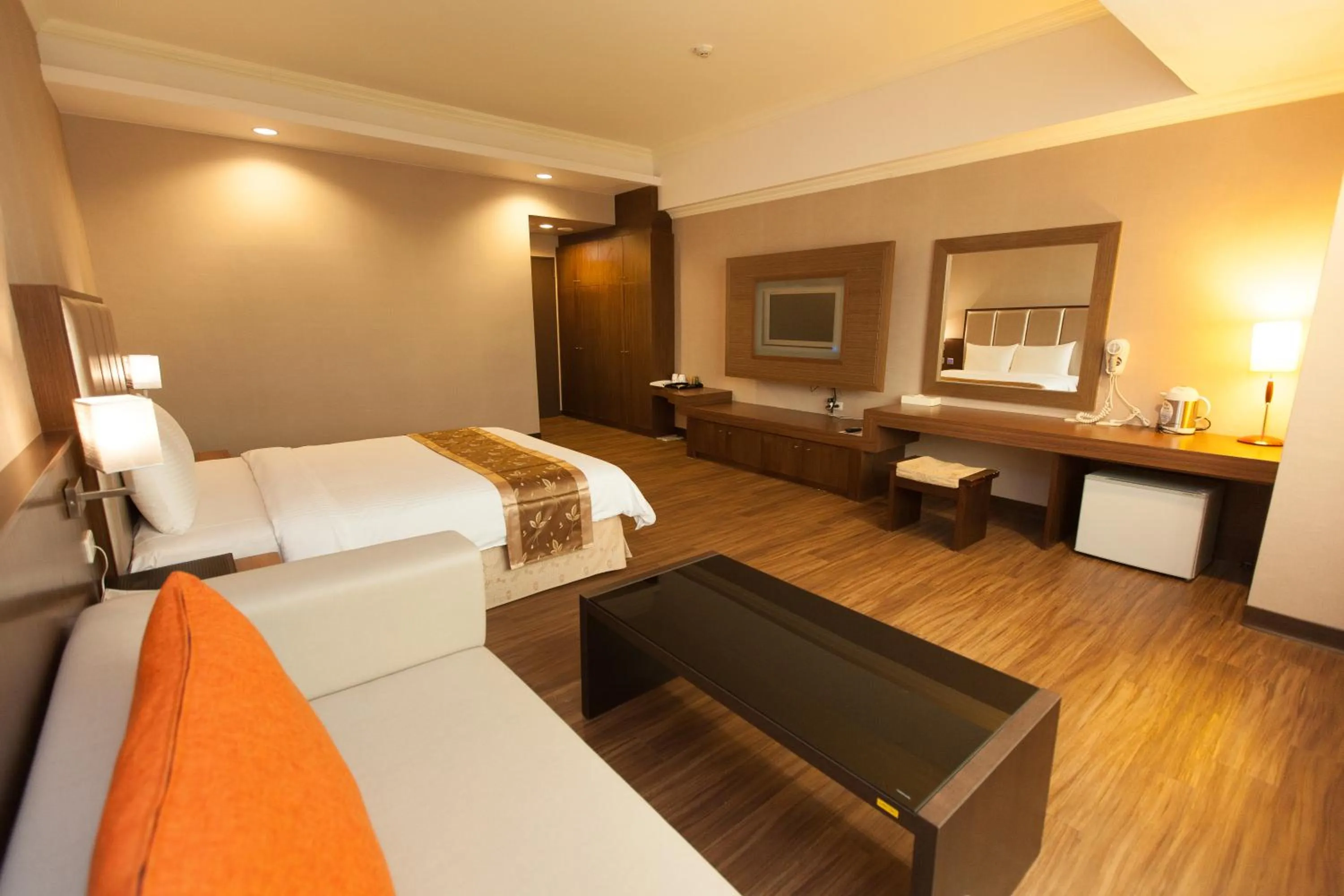 Photo of the whole room, Bed in F Hotel - Chiayi