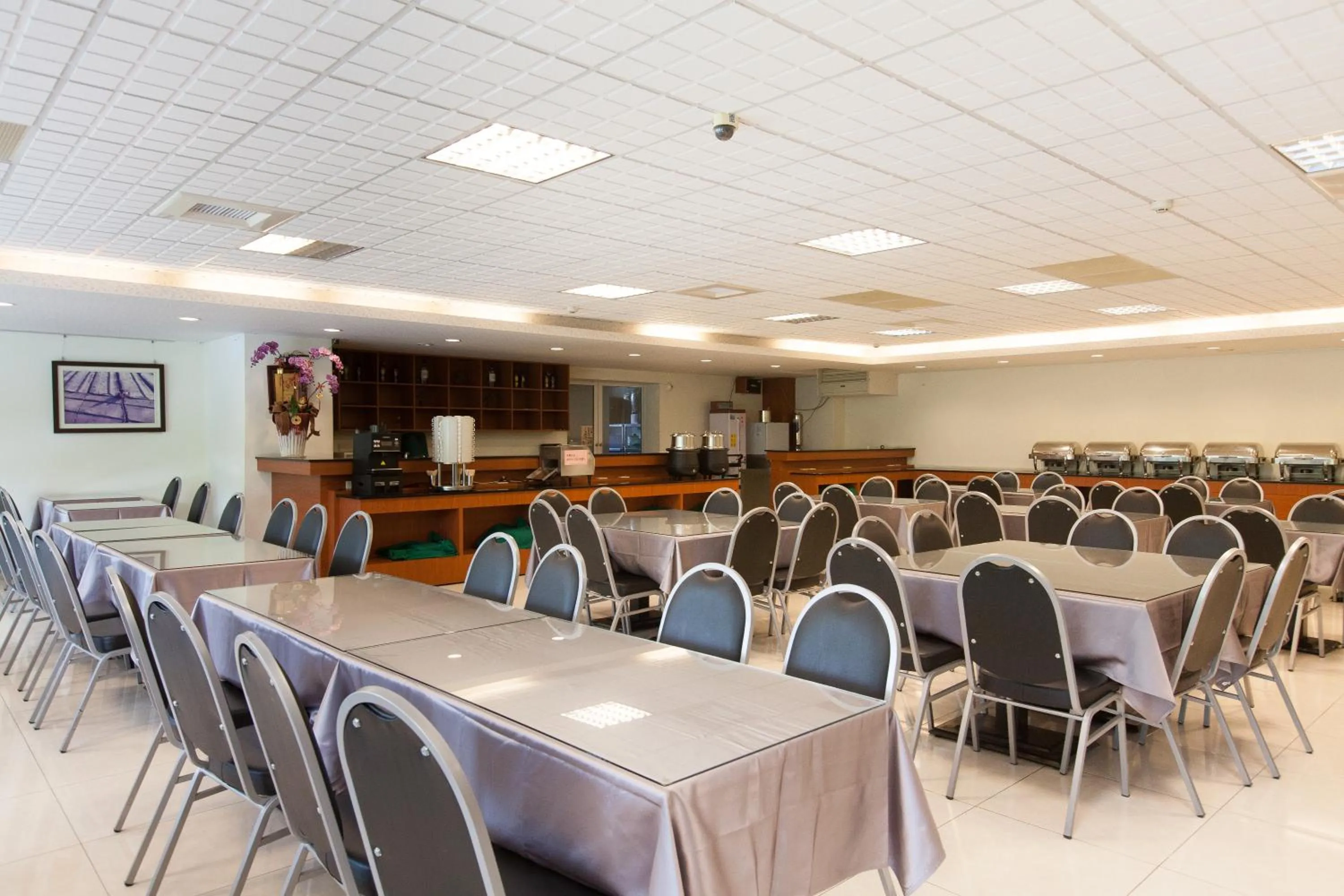 Restaurant/places to eat in F Hotel - Chiayi