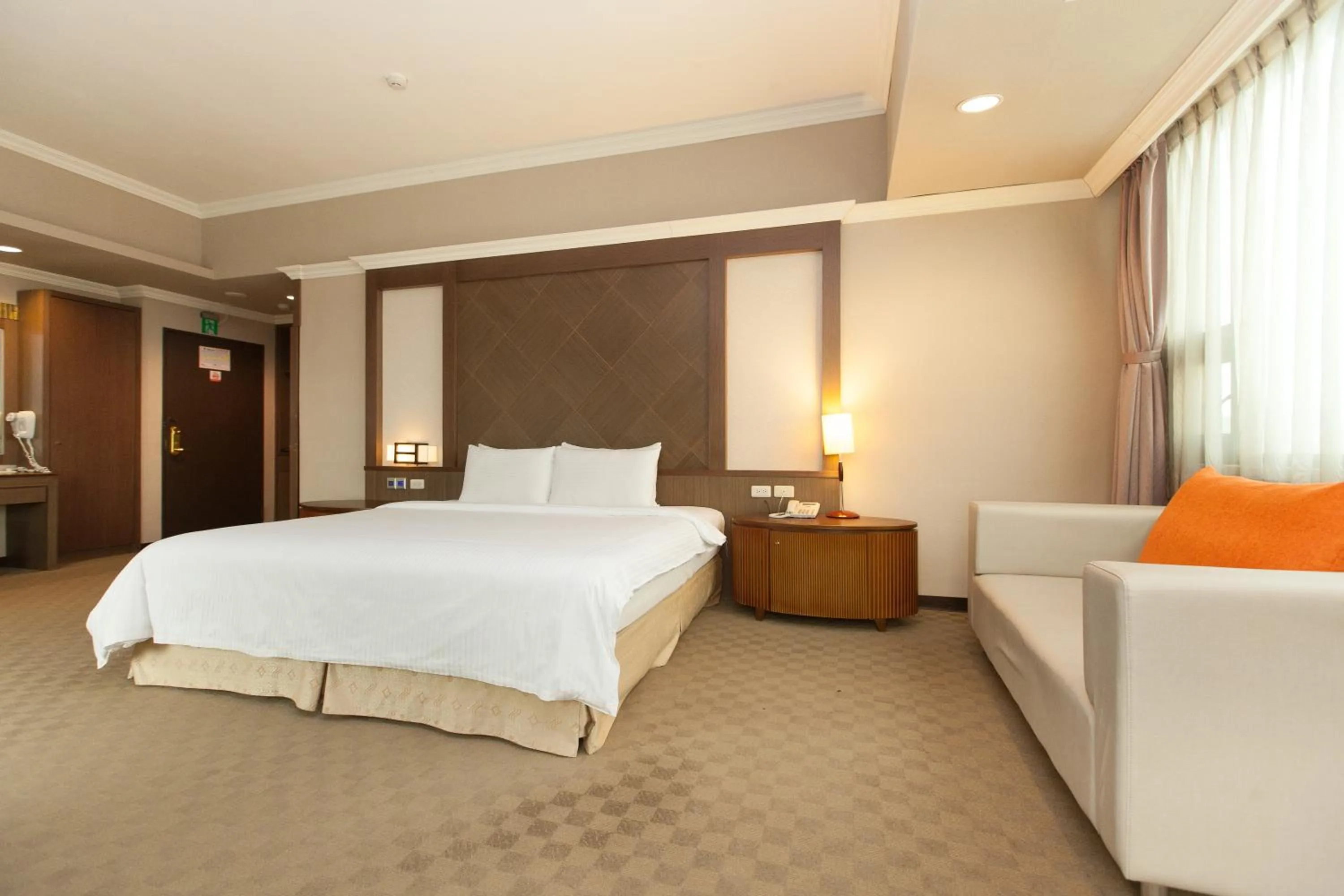 Photo of the whole room, Bed in F Hotel - Chiayi