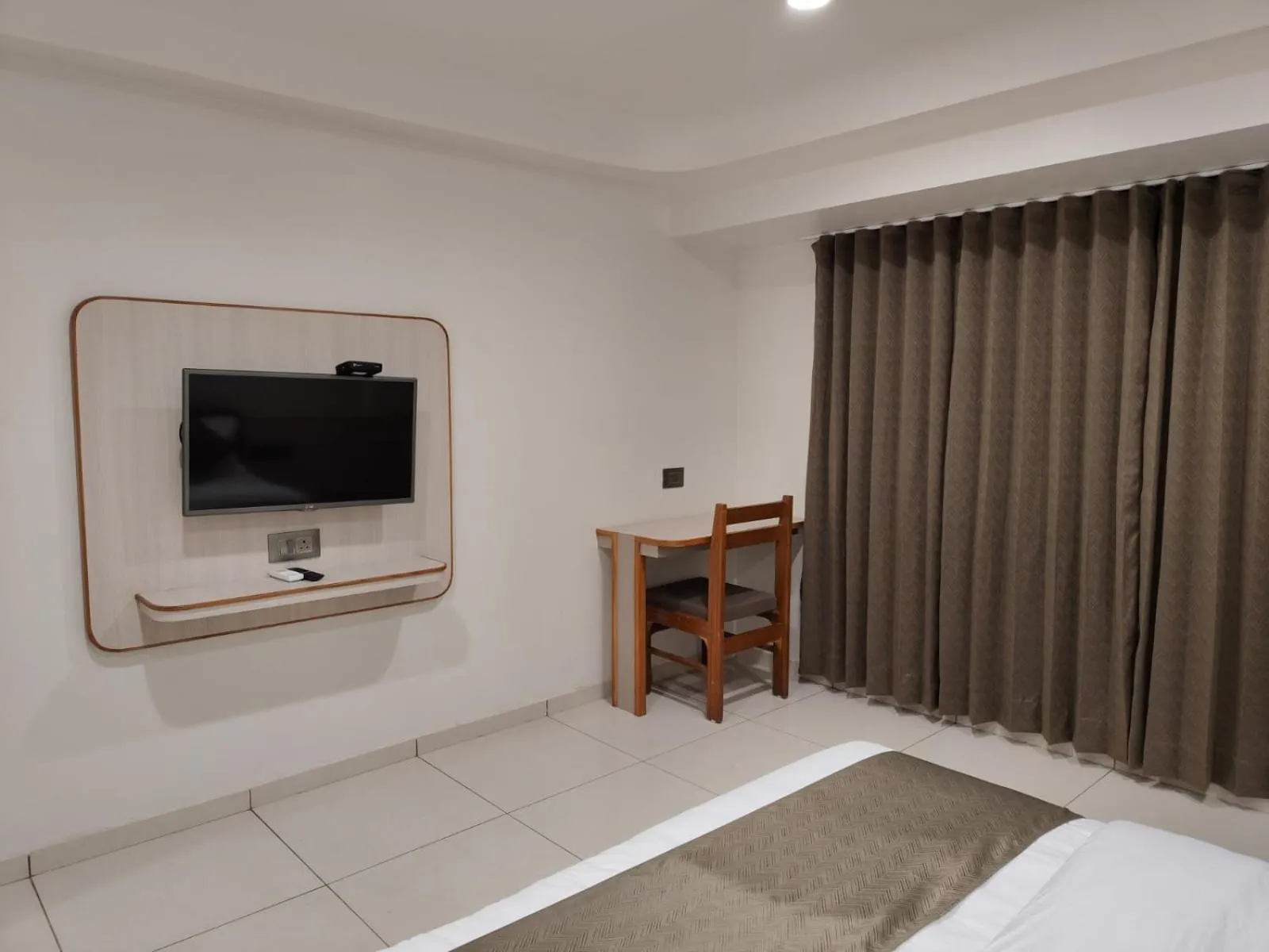 TV and multimedia, Bed in Hotel Kozar