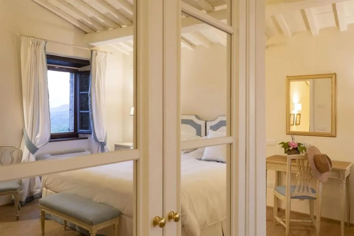 Bedroom, Bed in Wine Resort Dievole