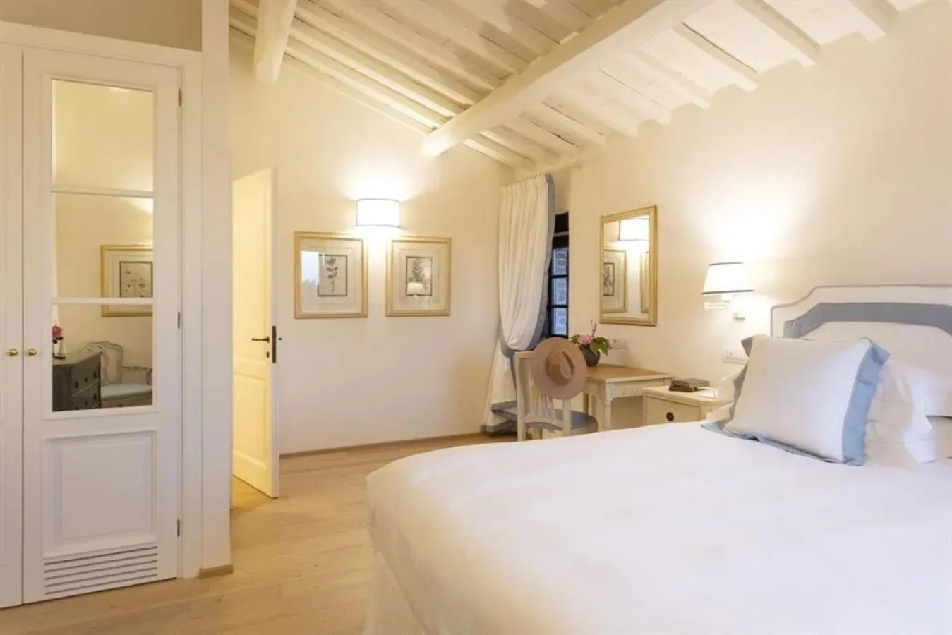 Bedroom, Bed in Wine Resort Dievole