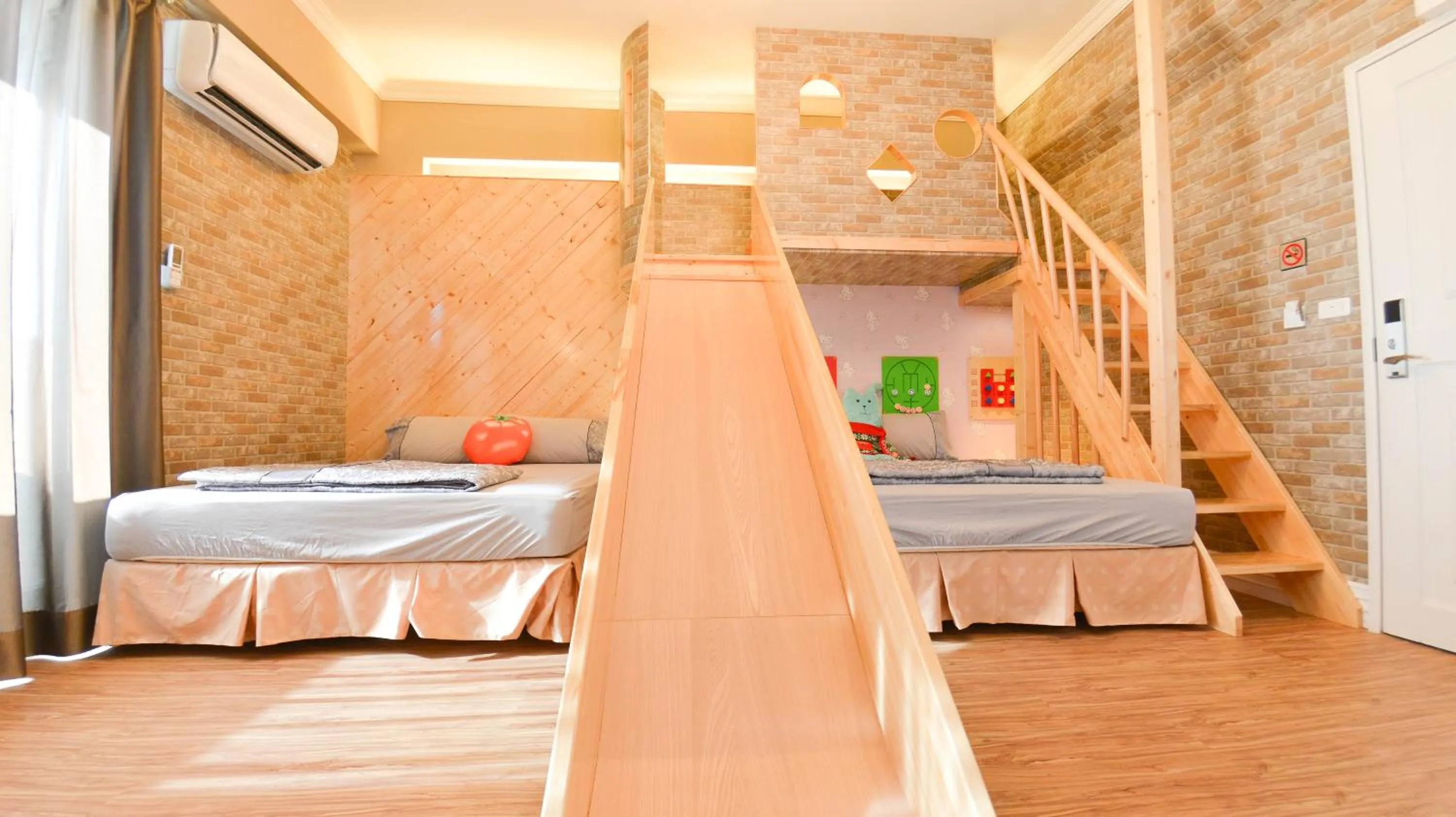 Kids's club, Bed in Minsuku B&B