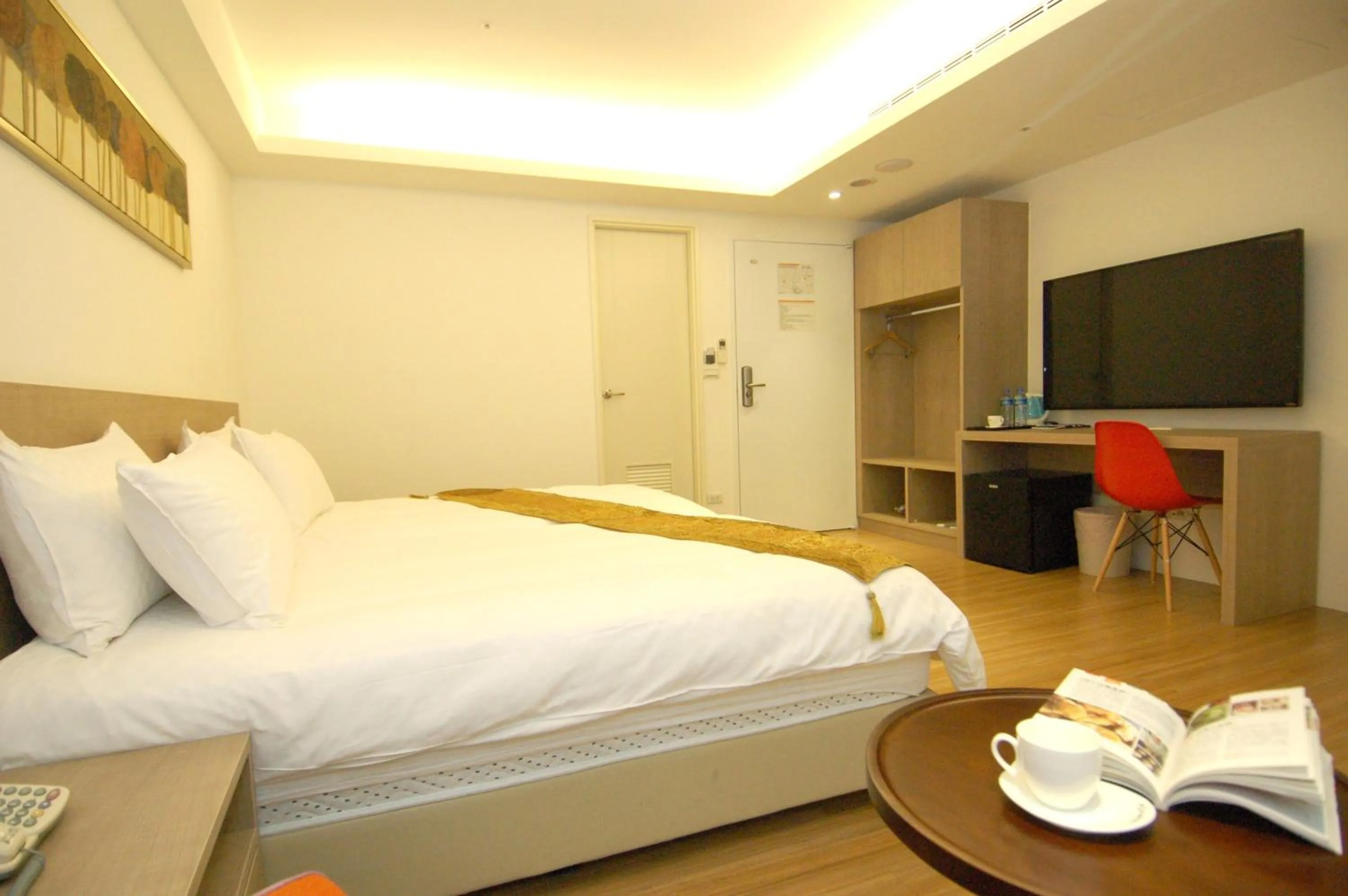 Bedroom, Bed in Season 5 Inn