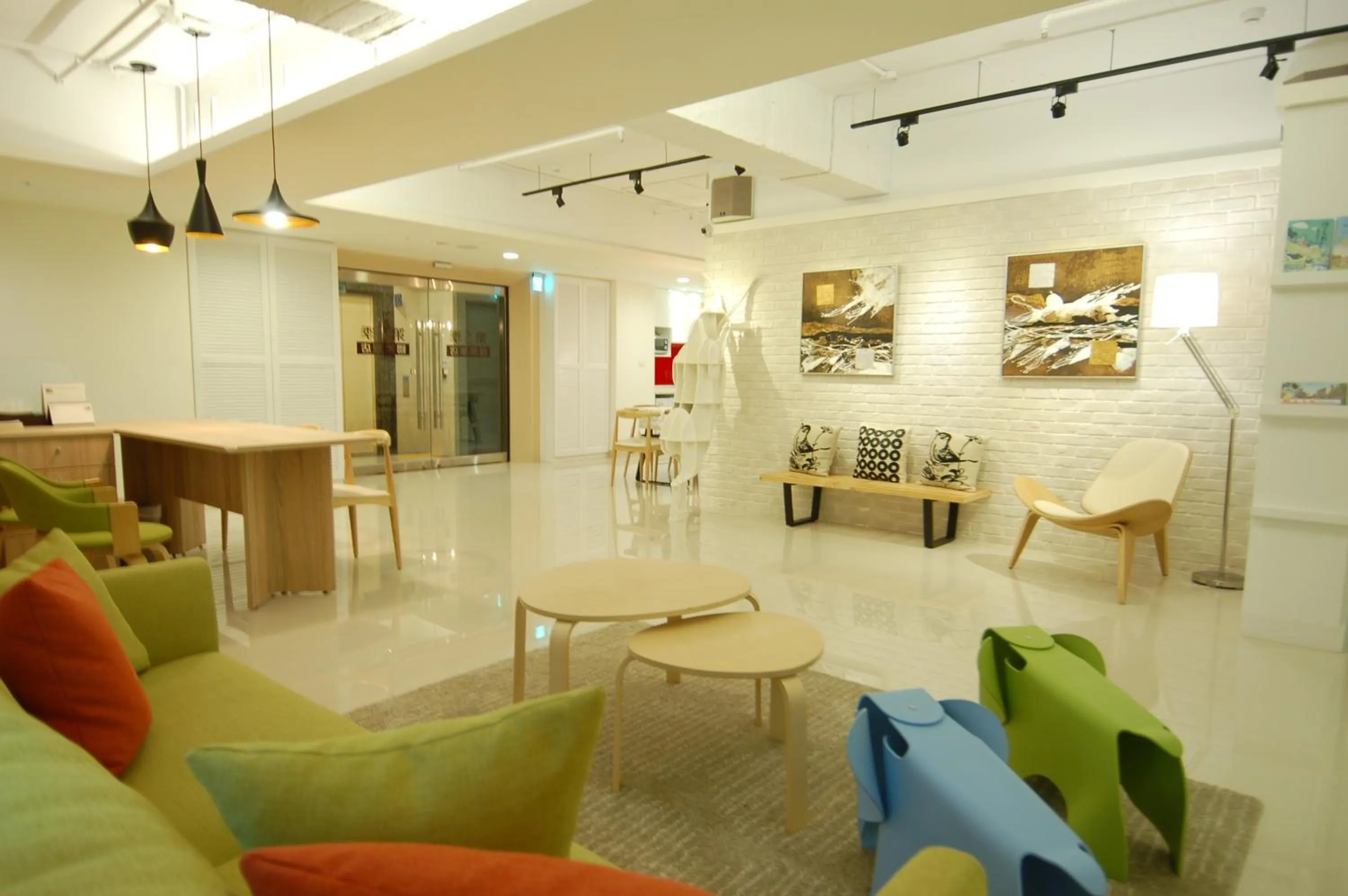 Lobby or reception in Season 5 Inn