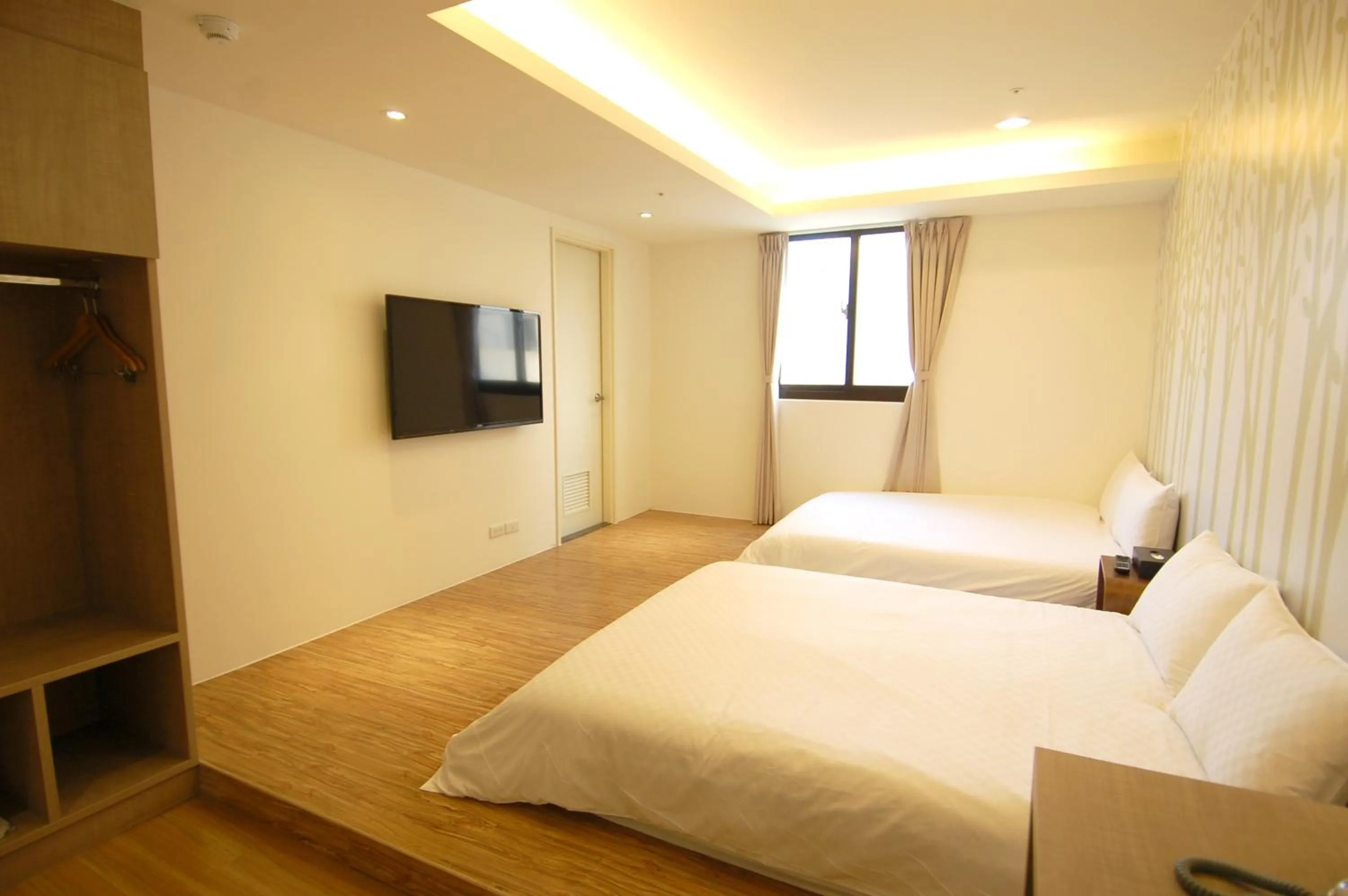 Bedroom, Bed in Season 5 Inn