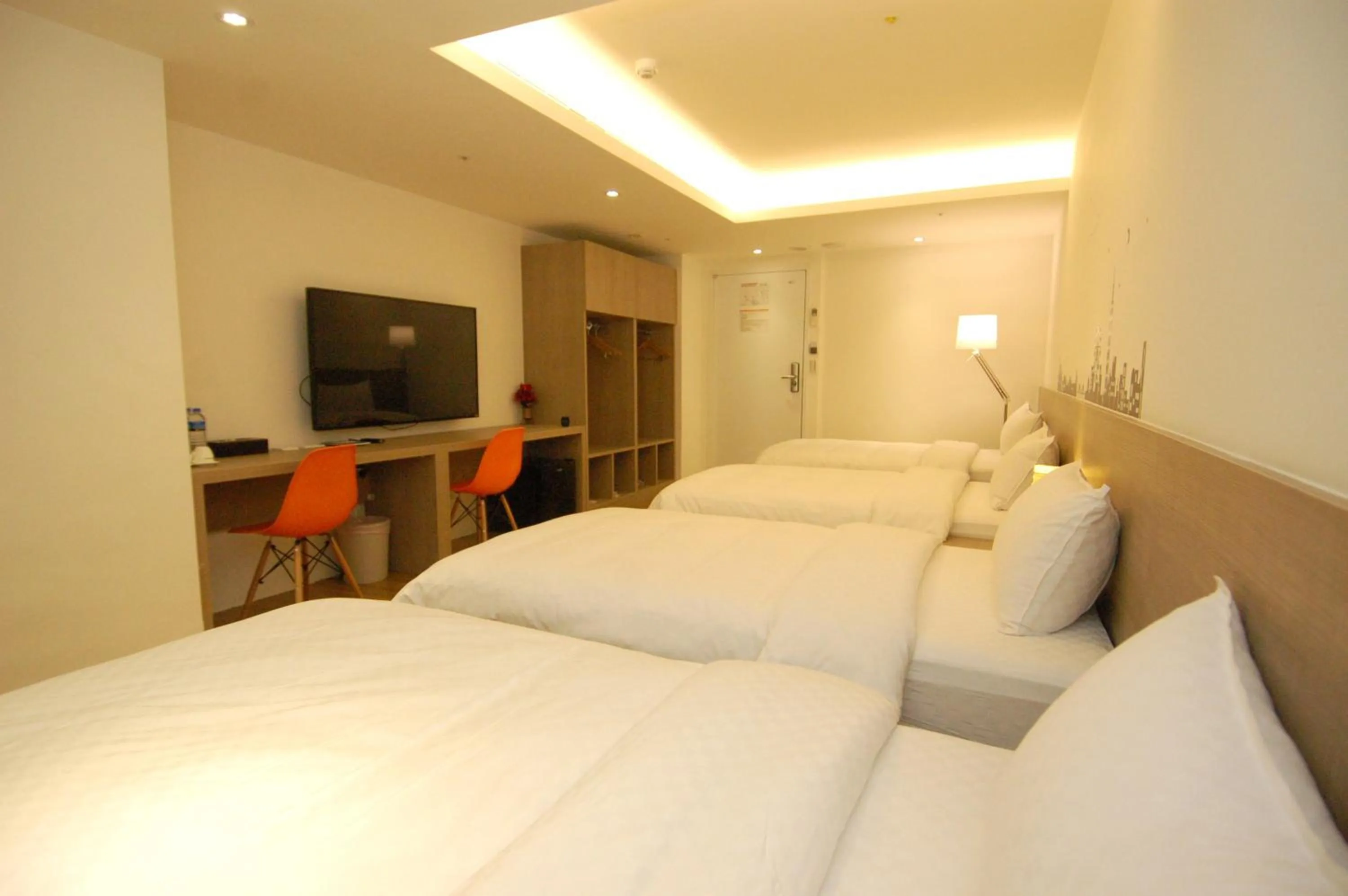 Bedroom, Bed in Season 5 Inn