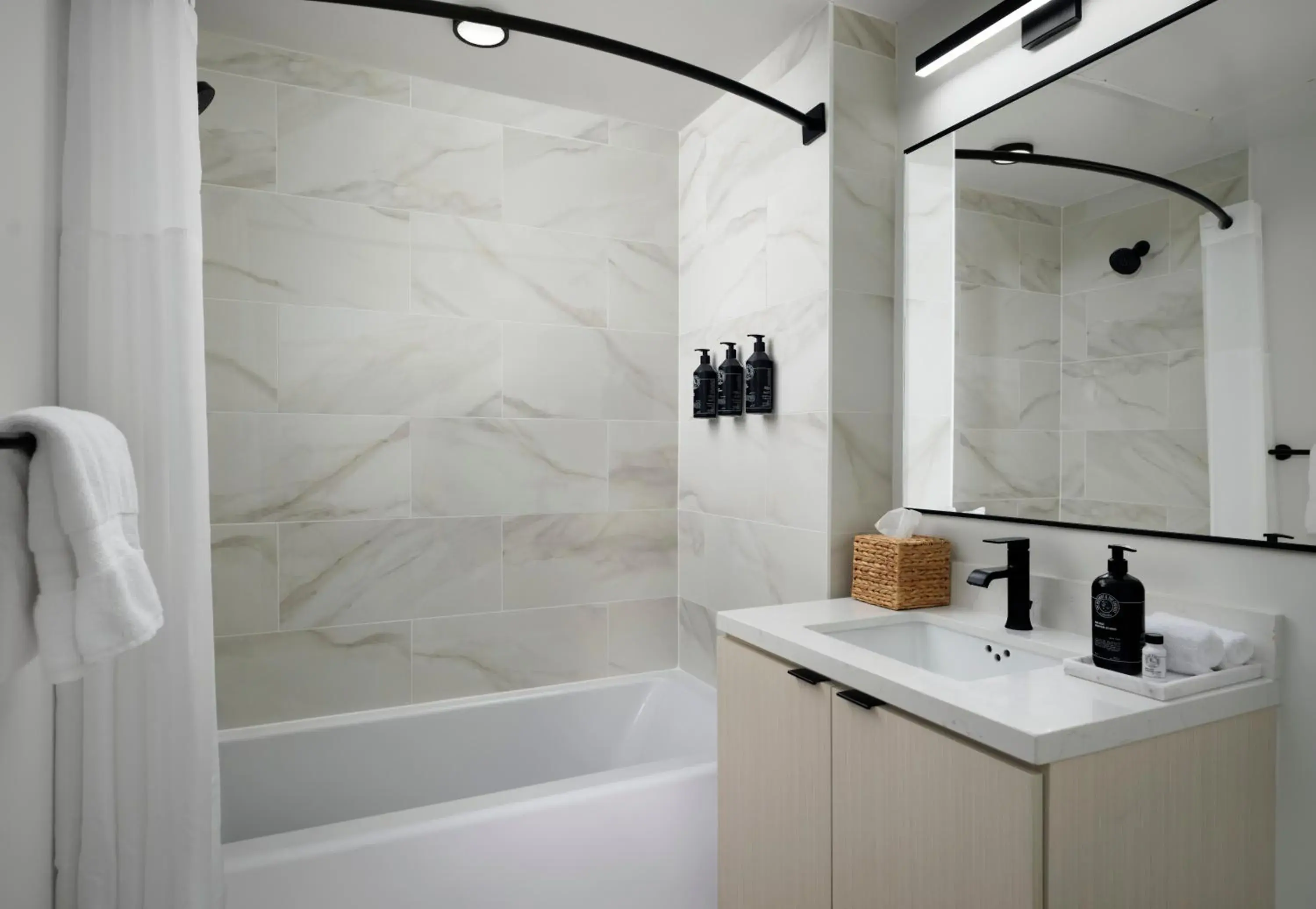 Queen Signature Suite with City View in Sentral Gaslamp Quarter Queen Signature Suite with City View in Sentral Gaslamp Quarter