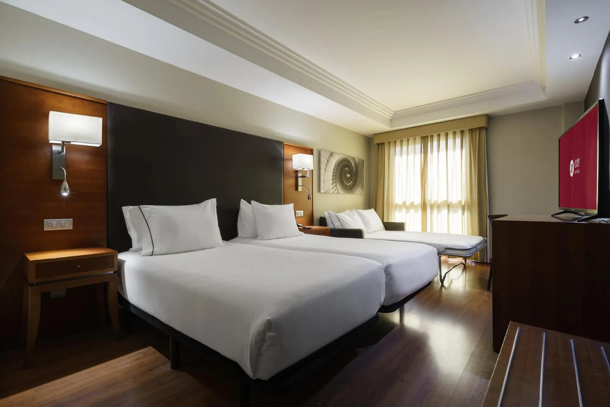 Bed in Exe Almería Centro