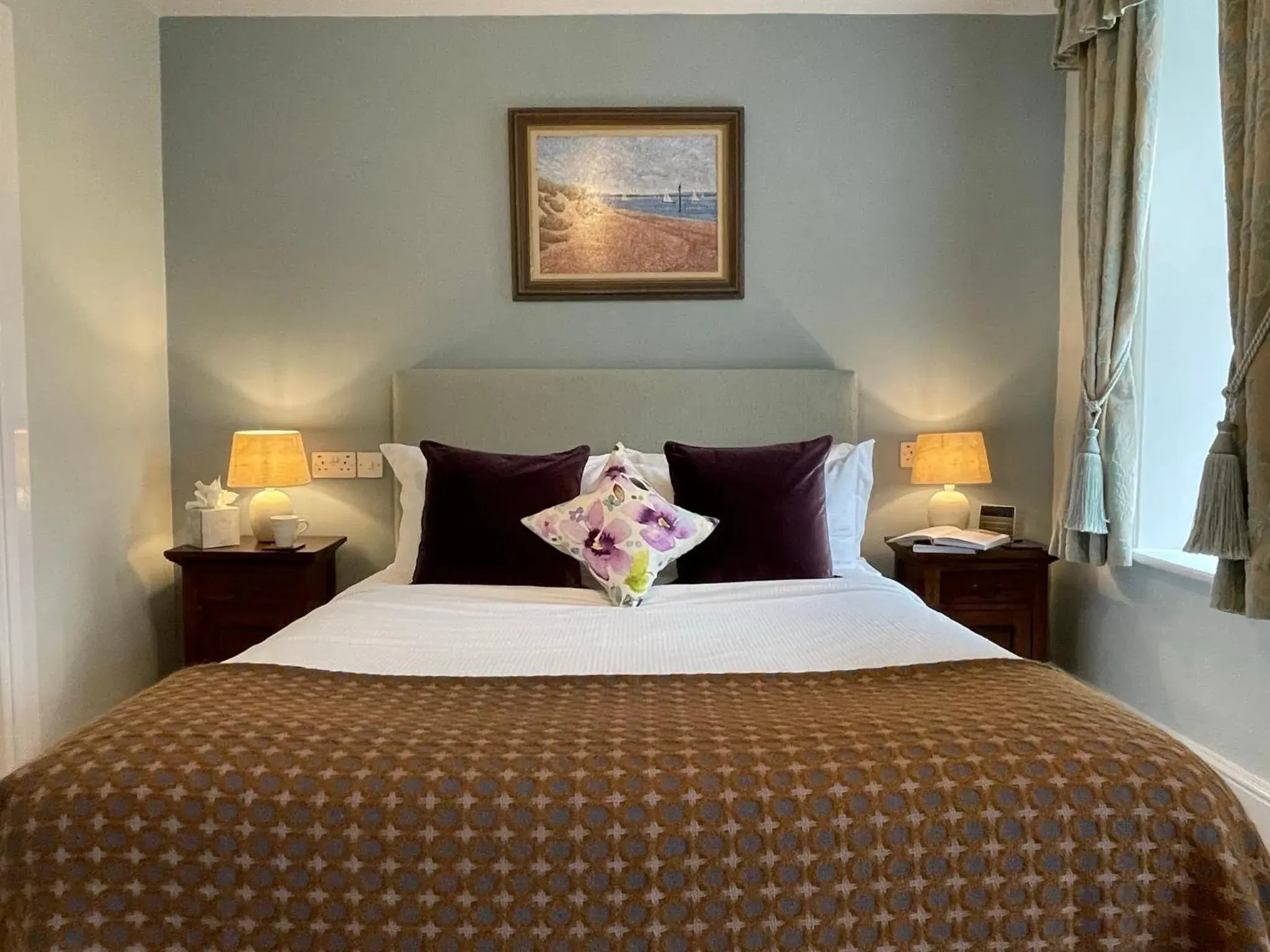 Deluxe King Room in Edgcott House Deluxe King Room in Edgcott House