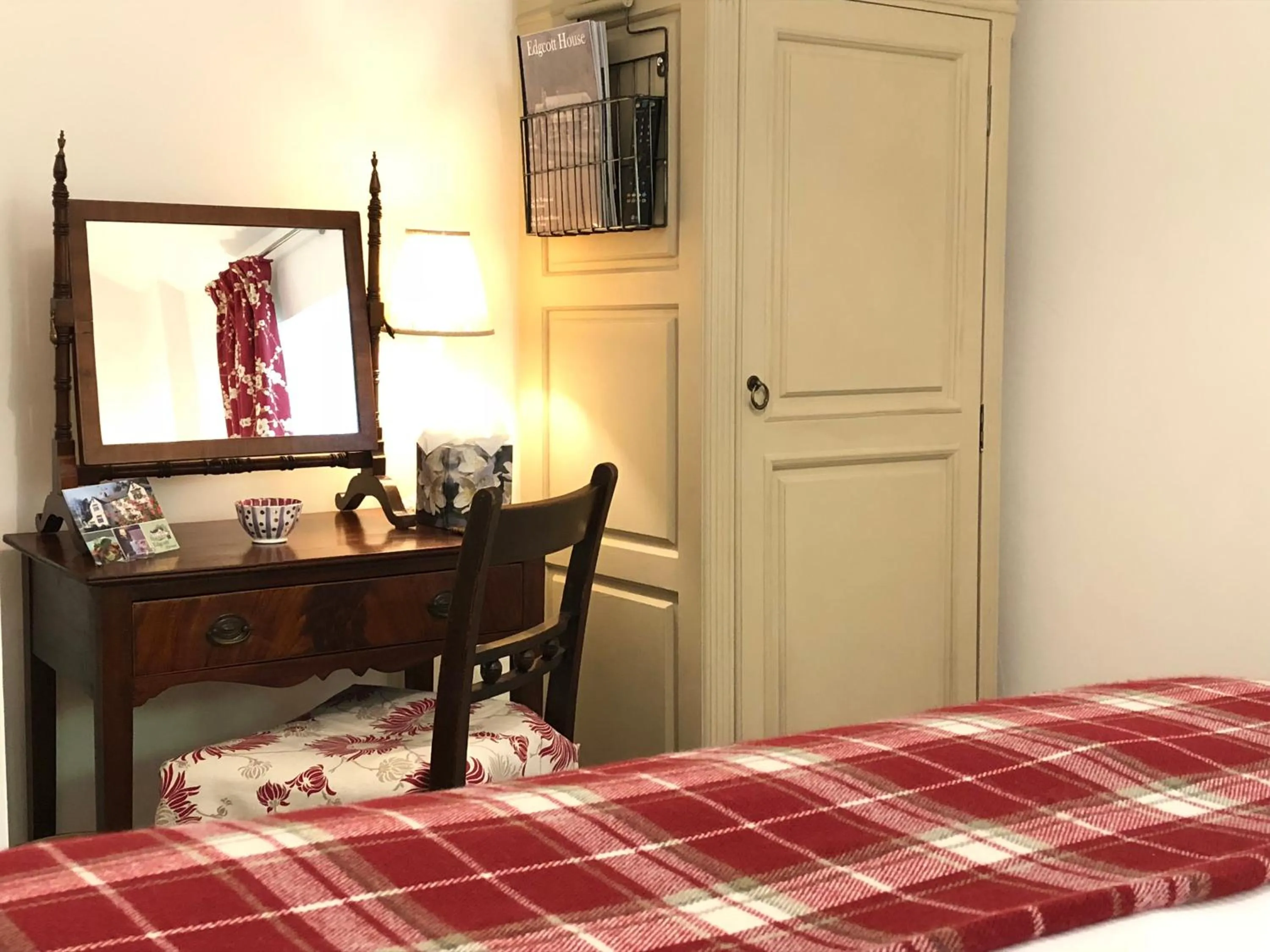 Bedroom, Bed in Edgcott House