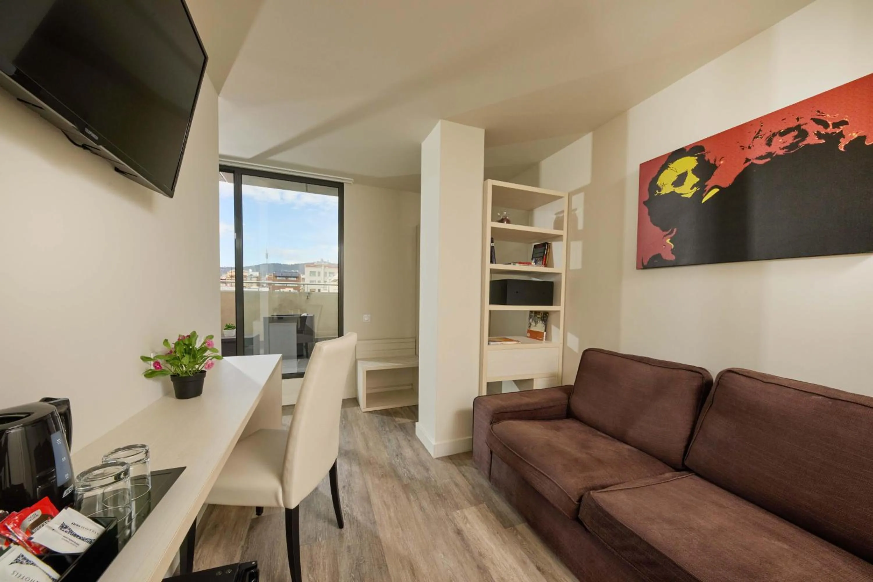 Photo of the whole room in 1881 Barcelona Gran Rosellon Hotel