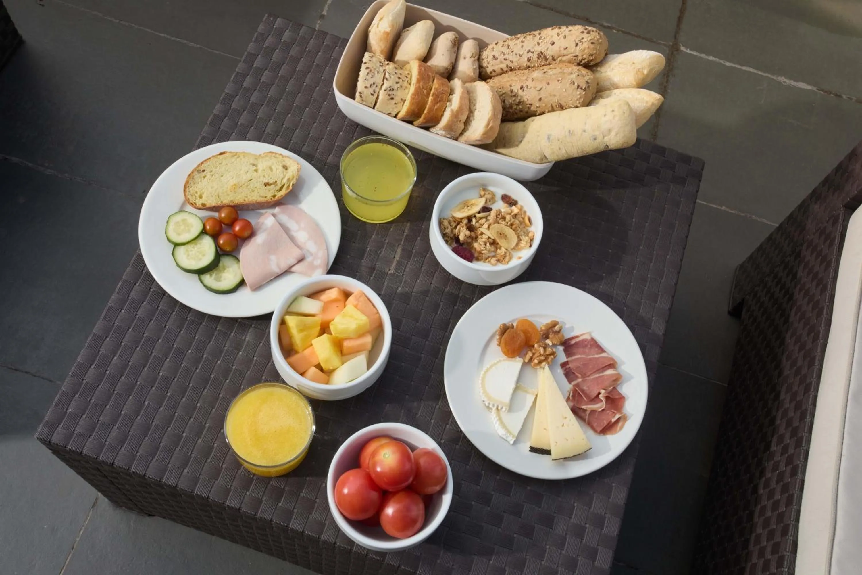 Photo of the whole room in 1881 Barcelona Gran Rosellon Hotel
