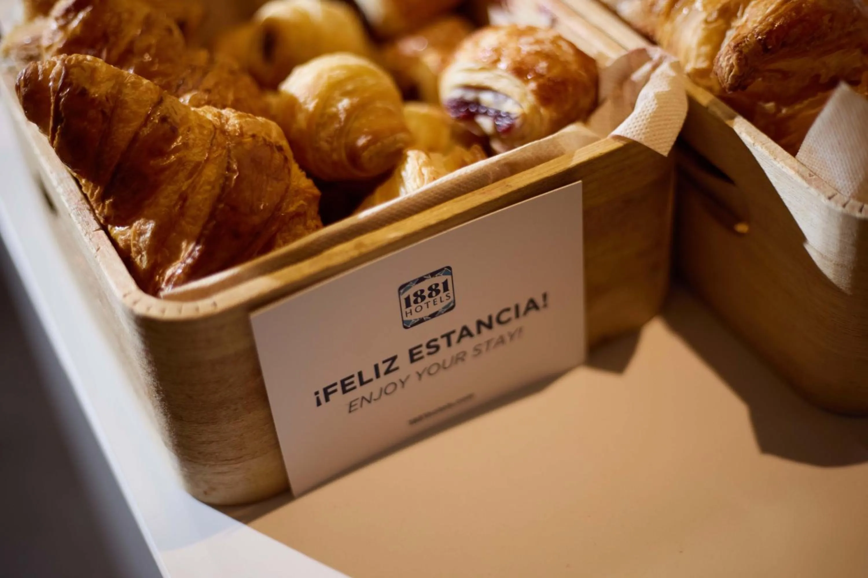 Restaurant/places to eat in 1881 Barcelona Gran Rosellon Hotel