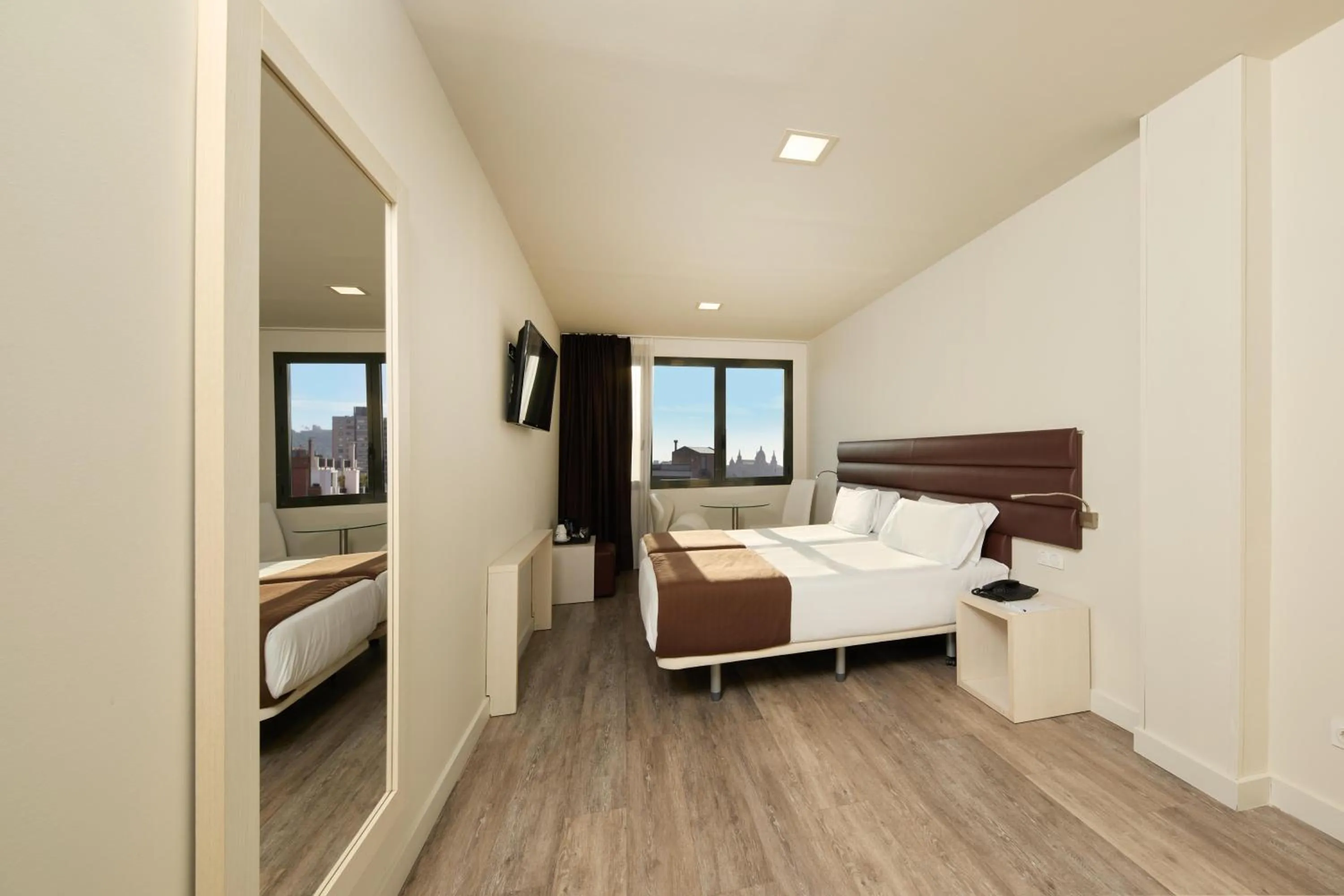 Photo of the whole room, Bed in 1881 Barcelona Gran Rosellon Hotel