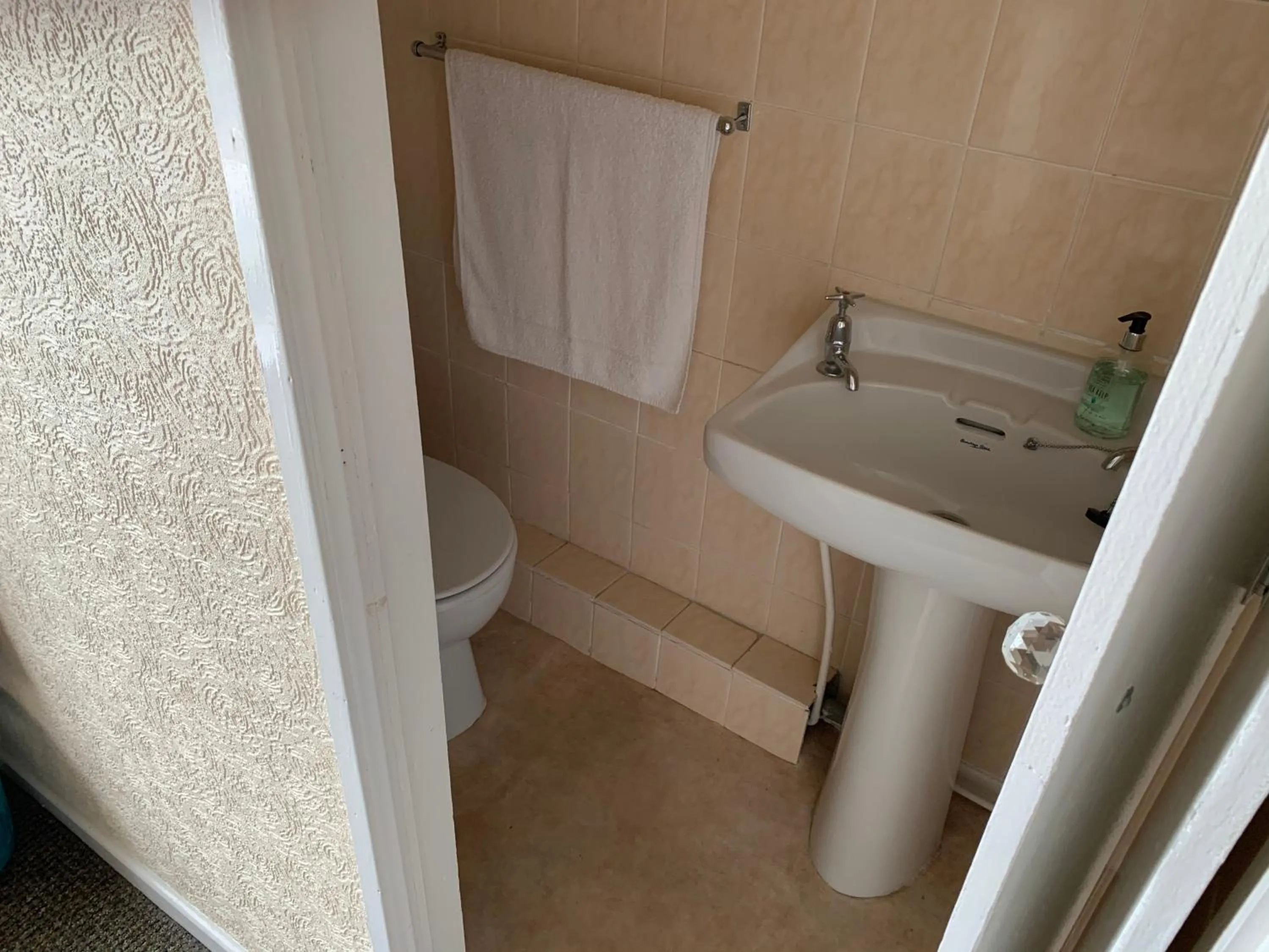 Toilet in Sharn Bek Hotel