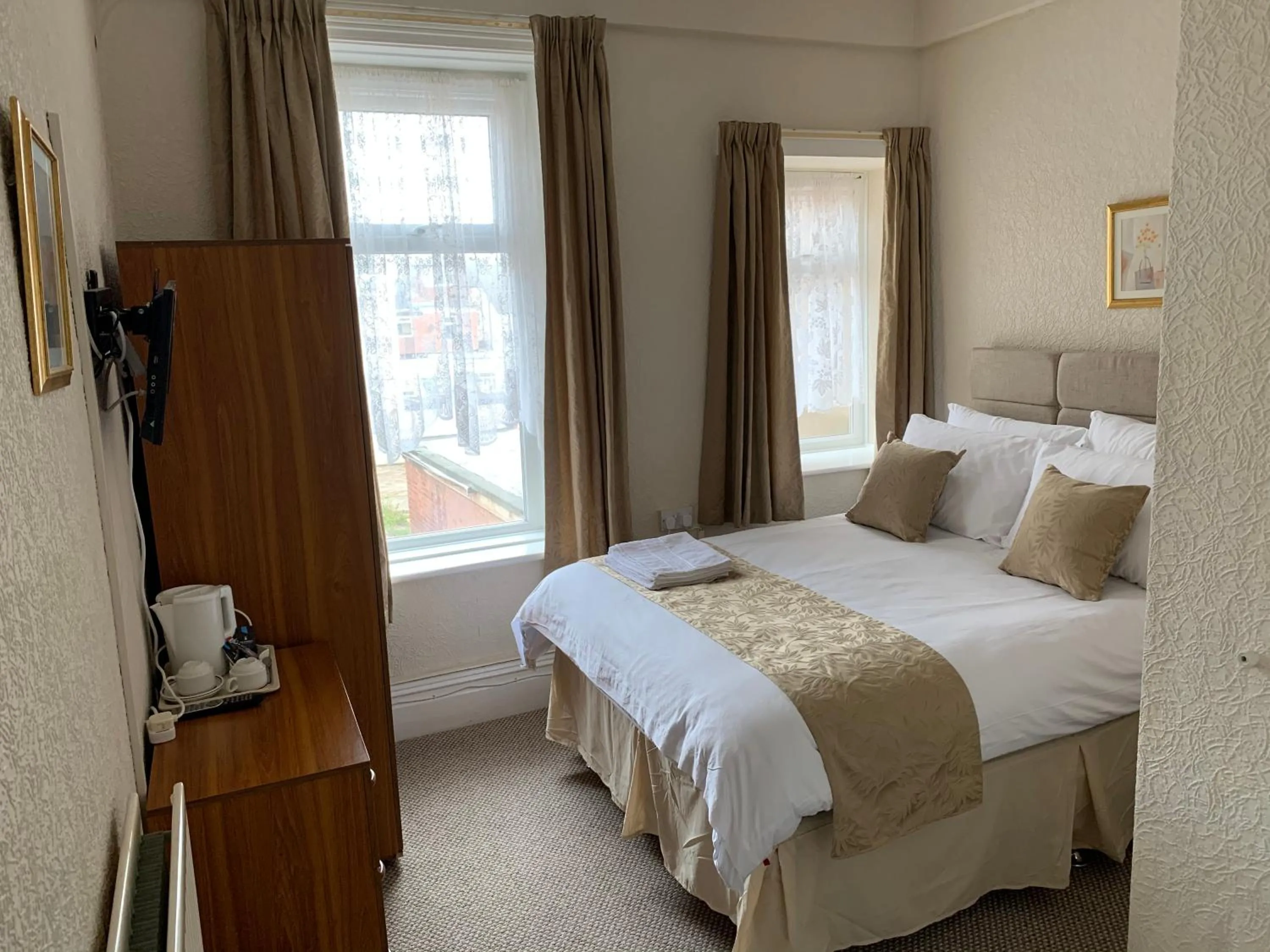 Bed in Sharn Bek Hotel