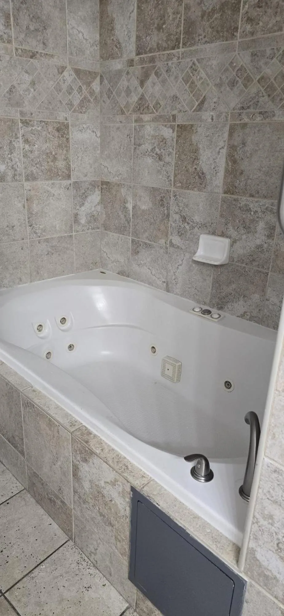 Bathroom in Travelsuites Hotel