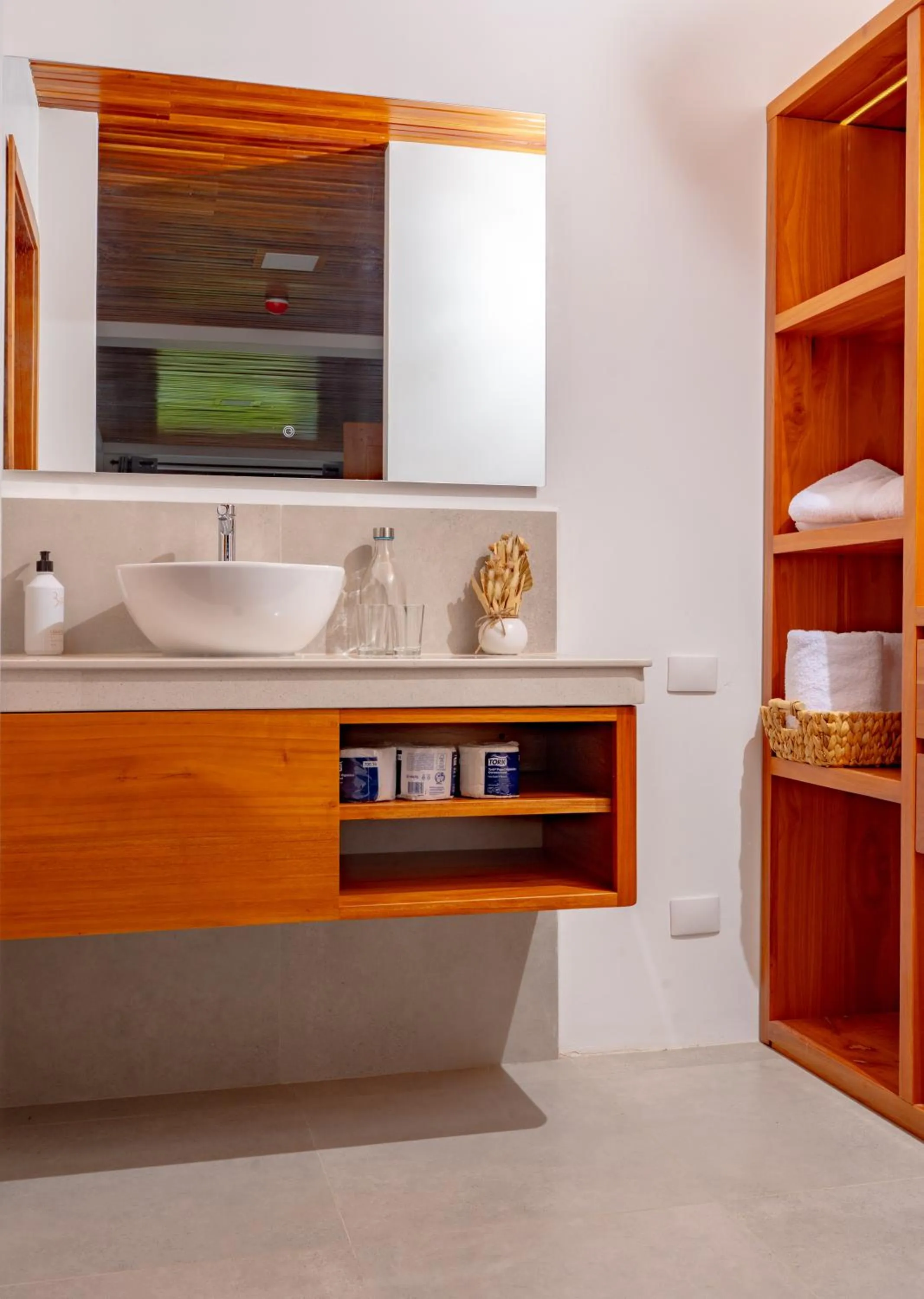 Bathroom in El Barranco Galapagos