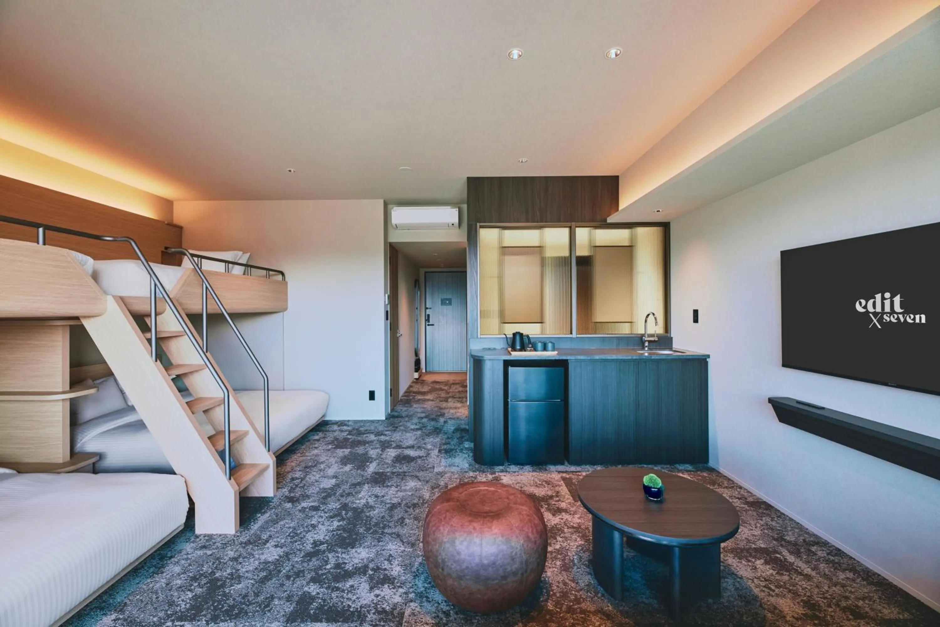 Living room, Bed in edit x seven FUJI GOTEMBA