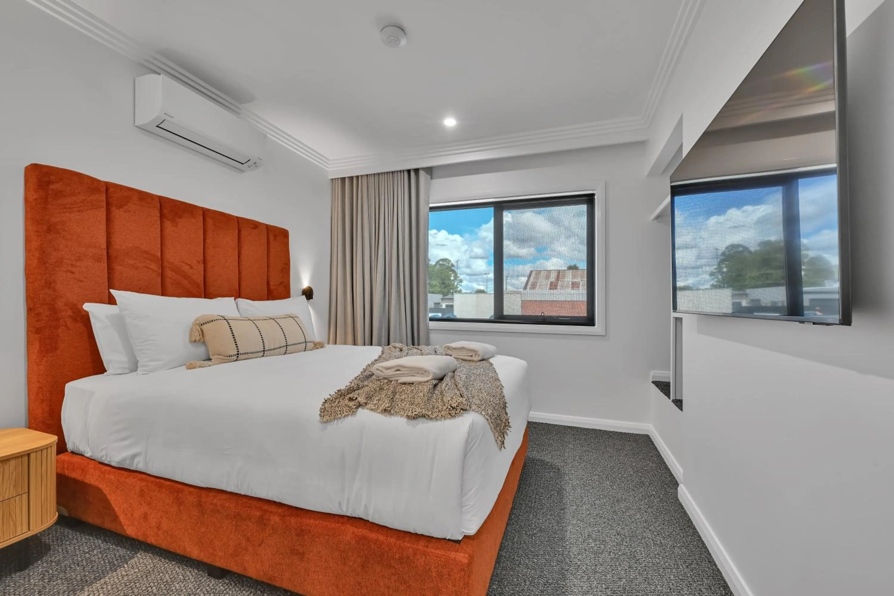 Bedroom, Bed in The Mac