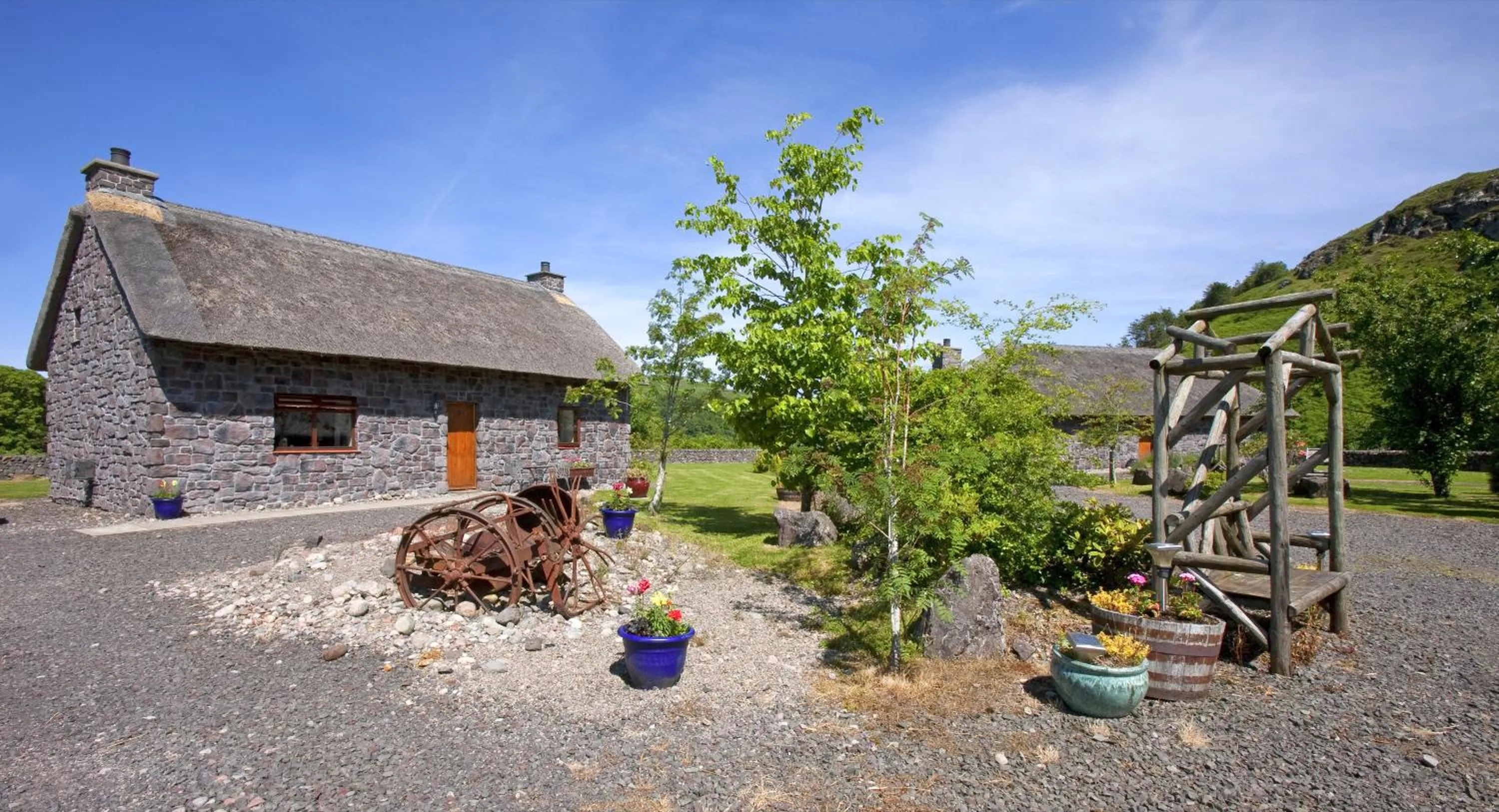Day in Clan Cottages Luxury Thatched Retreat near Oban