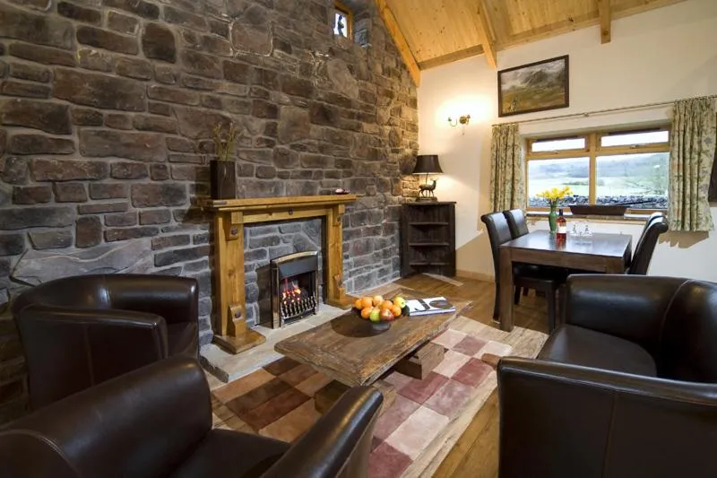 Living room in Clan Cottages Luxury Thatched Retreat near Oban