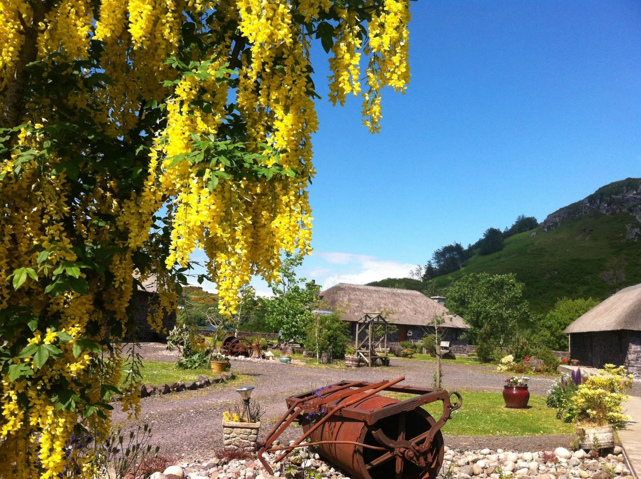 Day in Clan Cottages Luxury Thatched Retreat near Oban
