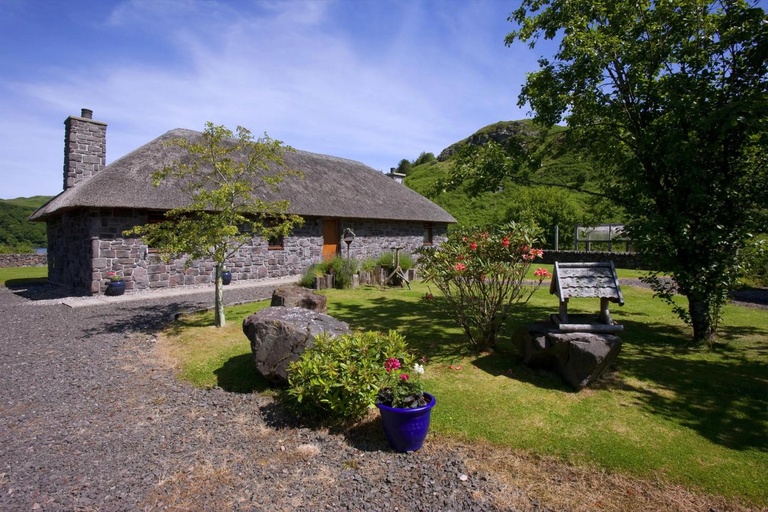 Day in Clan Cottages Luxury Thatched Retreat near Oban