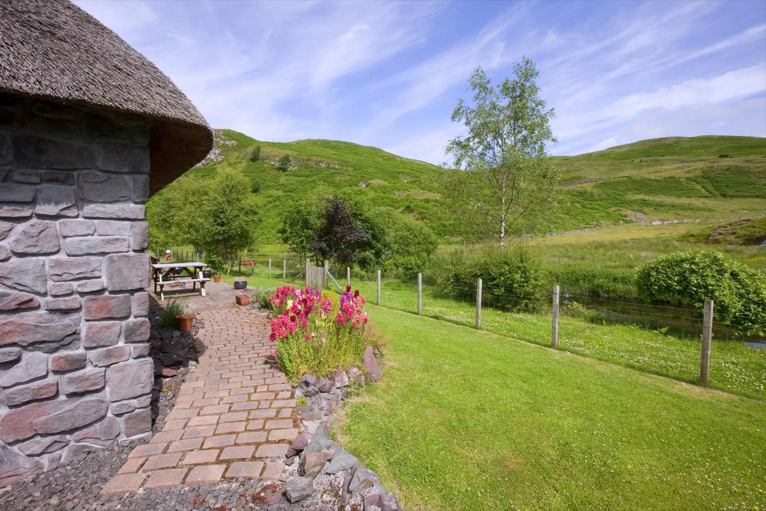 Spring in Clan Cottages Luxury Thatched Retreat near Oban