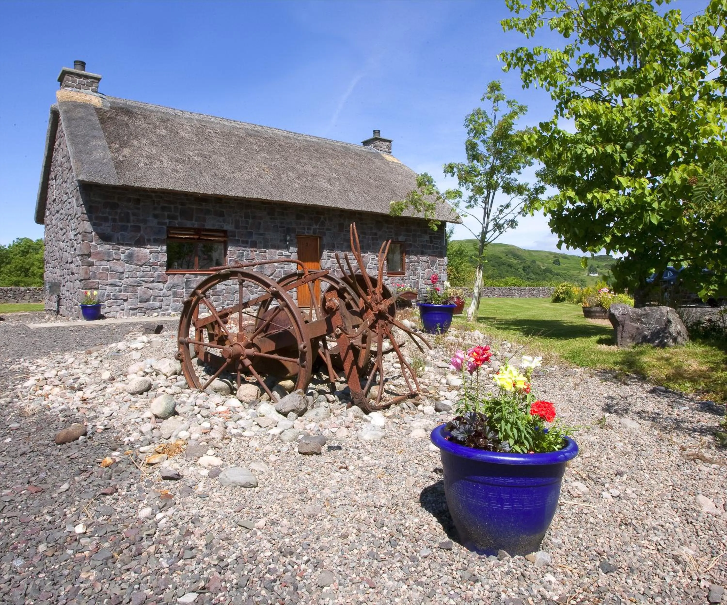 Day in Clan Cottages Luxury Thatched Retreat near Oban
