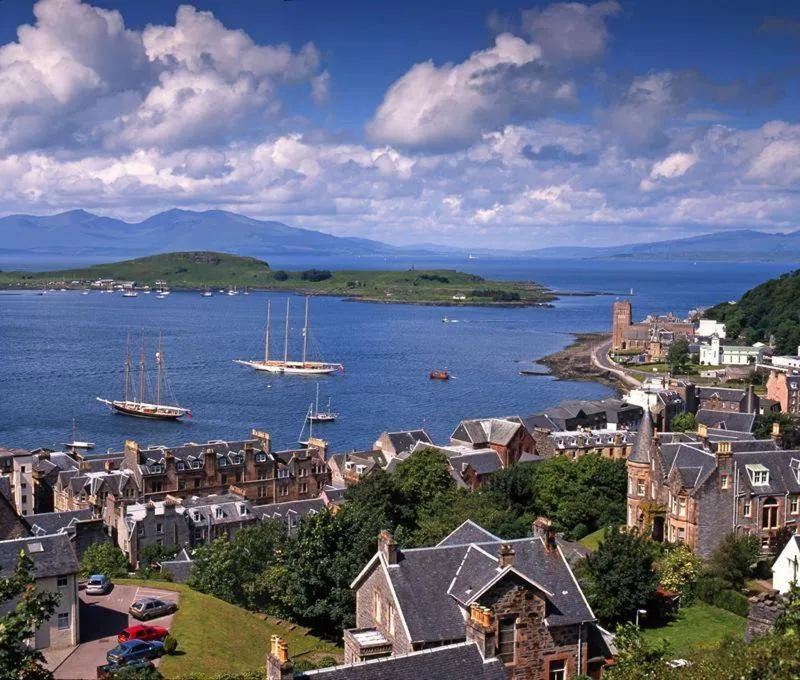 Day in Clan Cottages Luxury Thatched Retreat near Oban