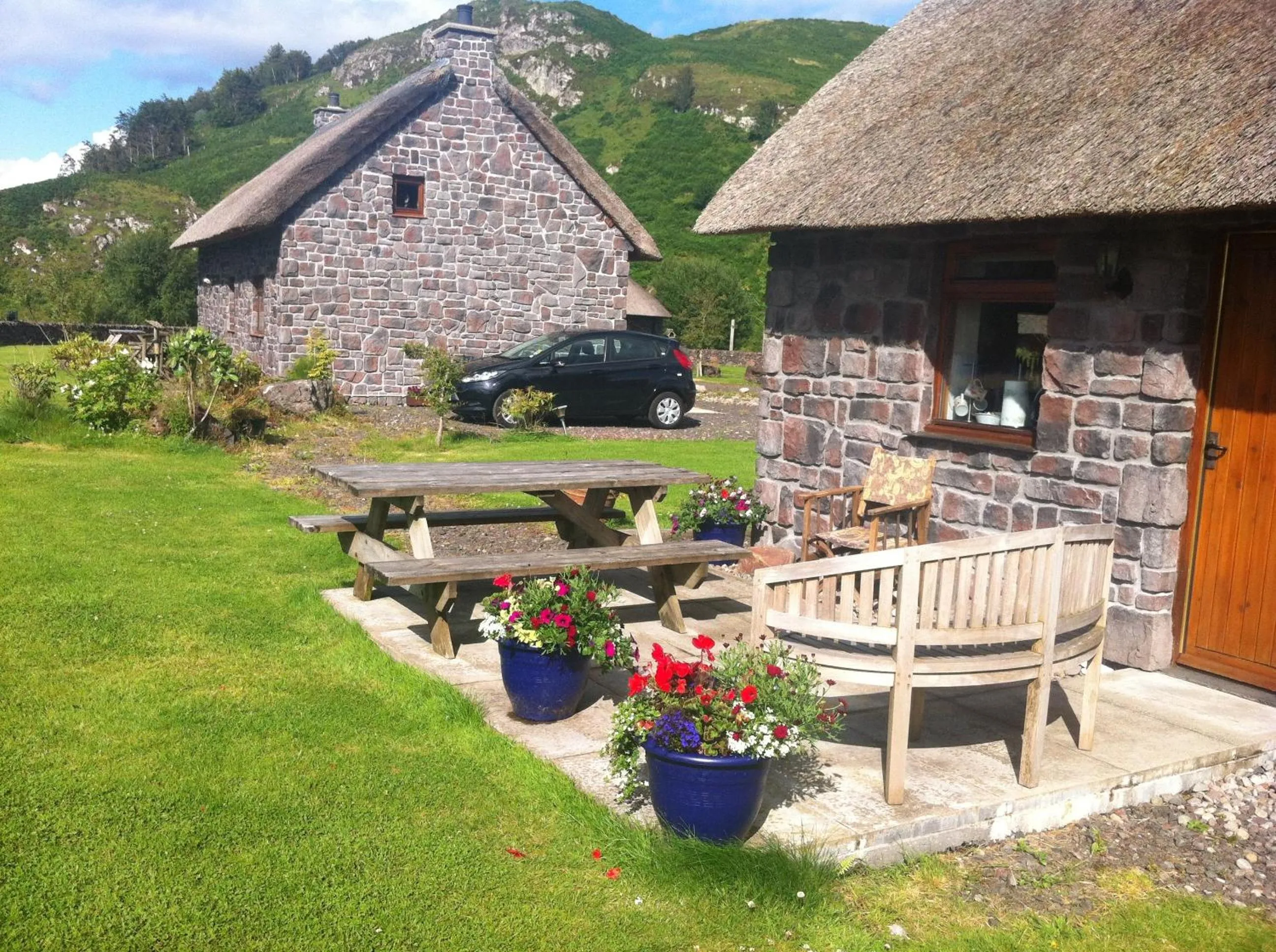 Patio in Clan Cottages Luxury Thatched Retreat near Oban