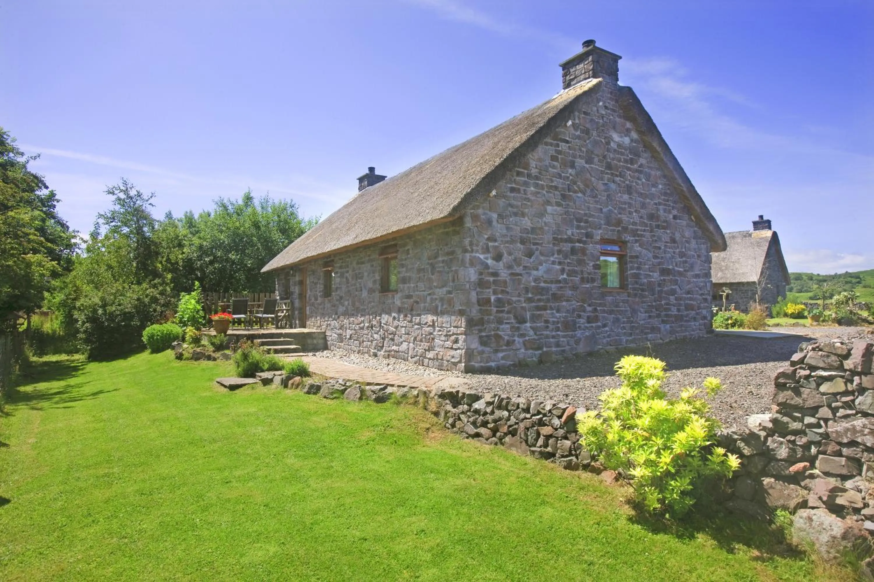 Property building in Clan Cottages Luxury Thatched Retreat near Oban