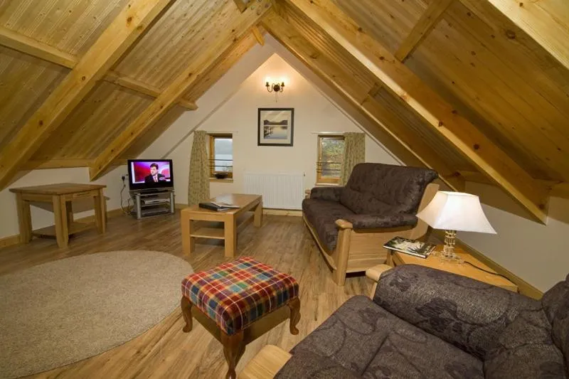 Living room in Clan Cottages Luxury Thatched Retreat near Oban