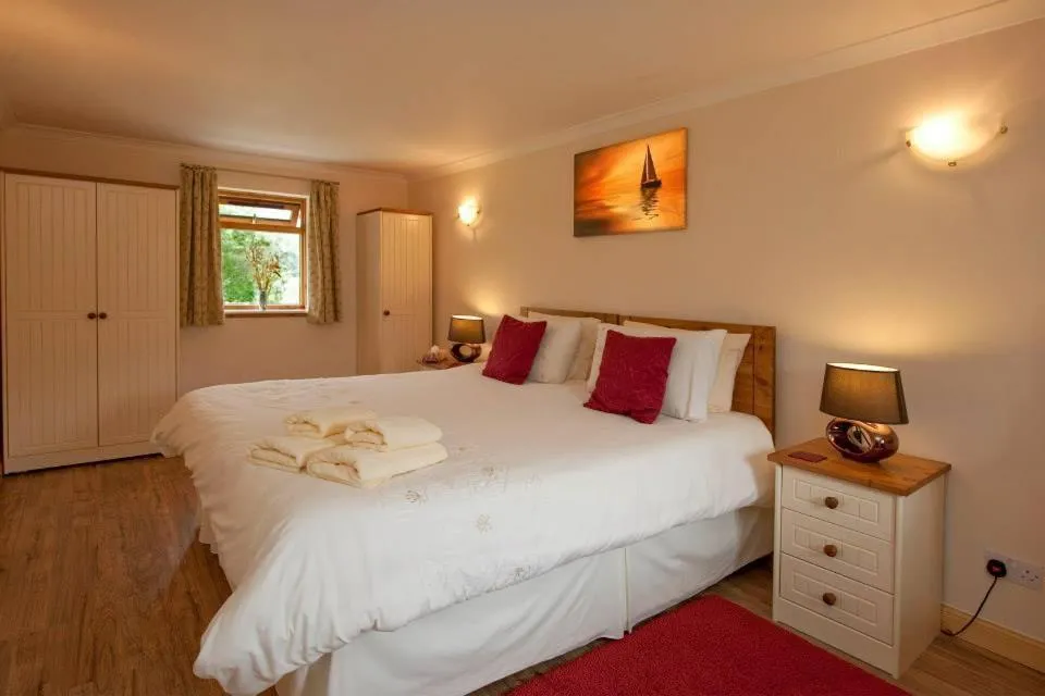 Day, Bed in Clan Cottages Luxury Thatched Retreat near Oban