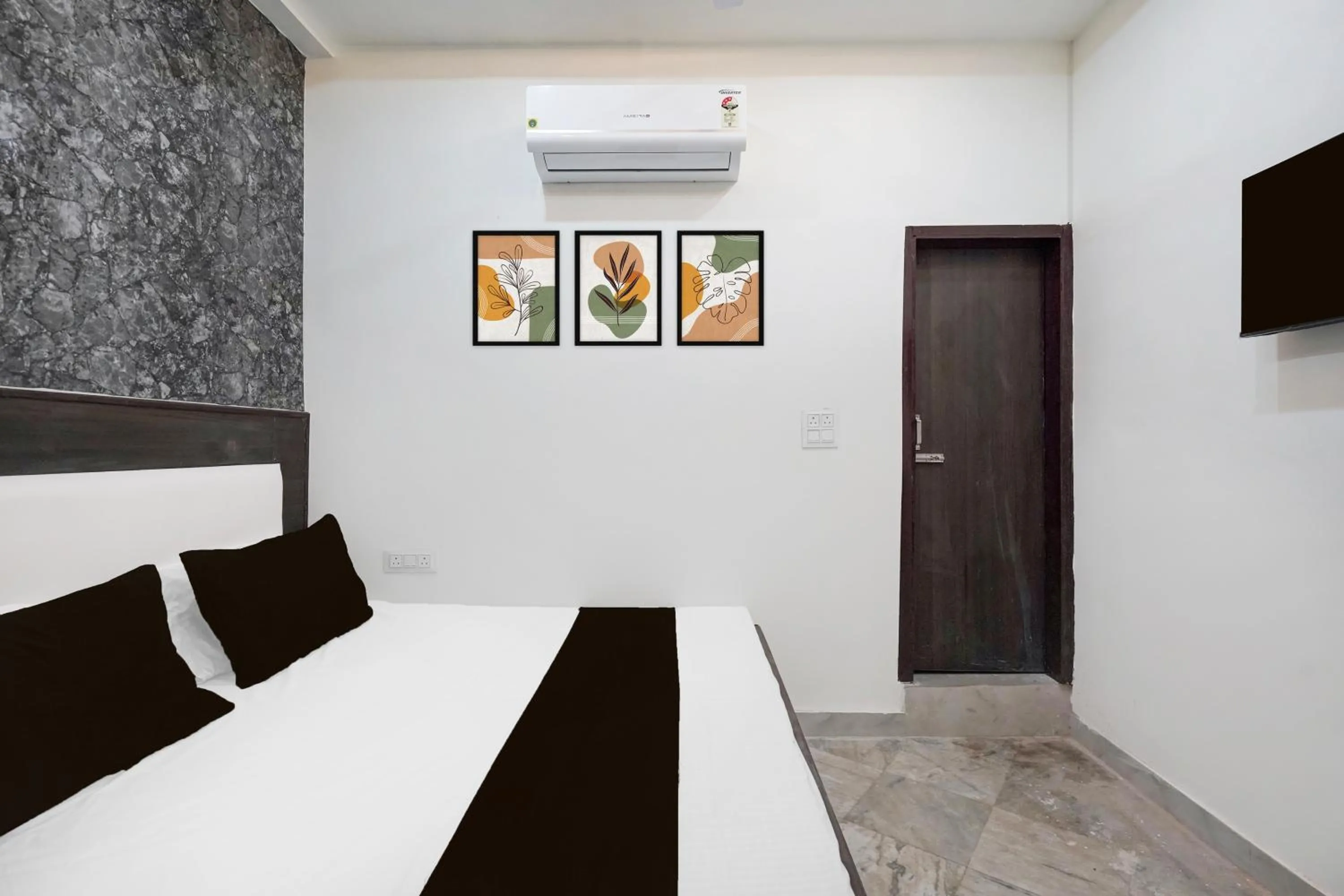 Bedroom, Bed in Hotel O AB Rooms