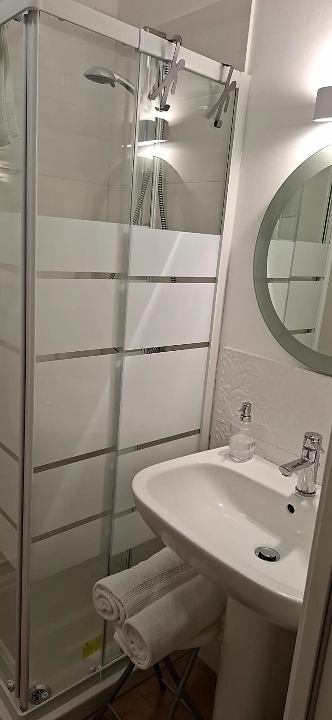 Shower in B&B Teatro